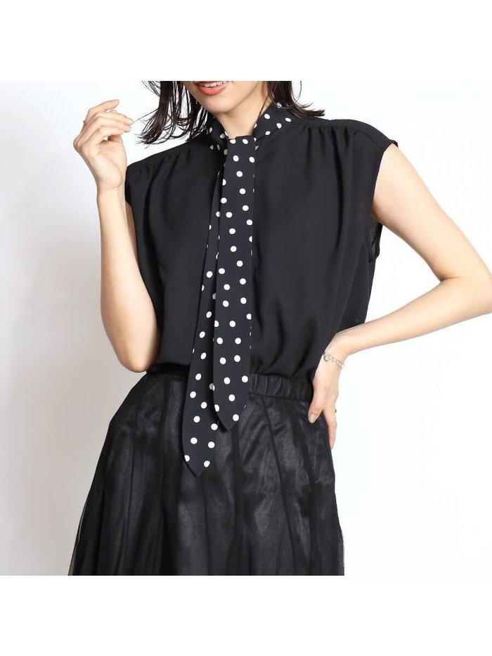 【ヴァン/Vin】のドットボウタイブラウス インテリア・キッズ・メンズ・レディースファッション・服の通販 founy(ファニー) https://founy.com/ ファッション Fashion レディースファッション Fashion for Women トップス・カットソー Cut & Sew Tops シャツ・ブラウス・オフィスカジュアル Elegant Blouses & Button-Ups ギャザー Gathered, Ruffled クラシカル Classical, Vintage-Inspired ジョーゼット Georgette, Semi-Sheer Fabric ドット Polka Dot, Dot Pattern ドレープ Drape, Draping Fabric フェミニン Feminine, Girly モノトーン Monotone, Black and White ヨーク Yoke, Yoke Design ワイド Wide, Wide Fit エレガント 上品 Elegant |ID: prp329100004649017 ipo3291000000033574444