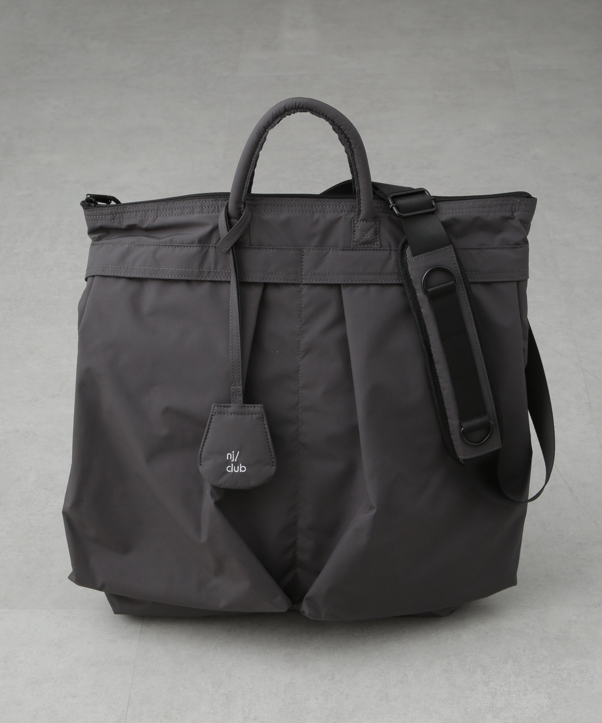 【ナノ ユニバース/nano universe / MEN】の「NJ/CLUB」 SML別注ヘルメットバッグ インテリア・キッズ・メンズ・レディースファッション・服の通販 founy(ファニー) 　ファッション　Fashion　メンズファッション　Fashion for Men　バッグ　Bags　コーティング　Coating, Coated Finish　軽量　Lightweight, Ultra Light　シンプル　Simple, Minimal　スマート　Smart, Elegant　セットアップ　Set-Up, Coordinated Outfit　トレンド　Trend, Trending Now　フロント　Front, Front Design　ポケット　Pocket, Pocket Detail　ポーチ　Pouch, Small Case　別注　Limited Edition, Custom Order　ワーク　Workwear, Utility Style　おすすめ　Recommended / Our Picks　ビジネス 仕事 通勤　Business / Work / Commuting　2025年　2025　2025-2026秋冬・A/W　Autumn/Winter 2025–26 AW25–26　グレー|ID: prp329100004649031 ipo3291000000033574724