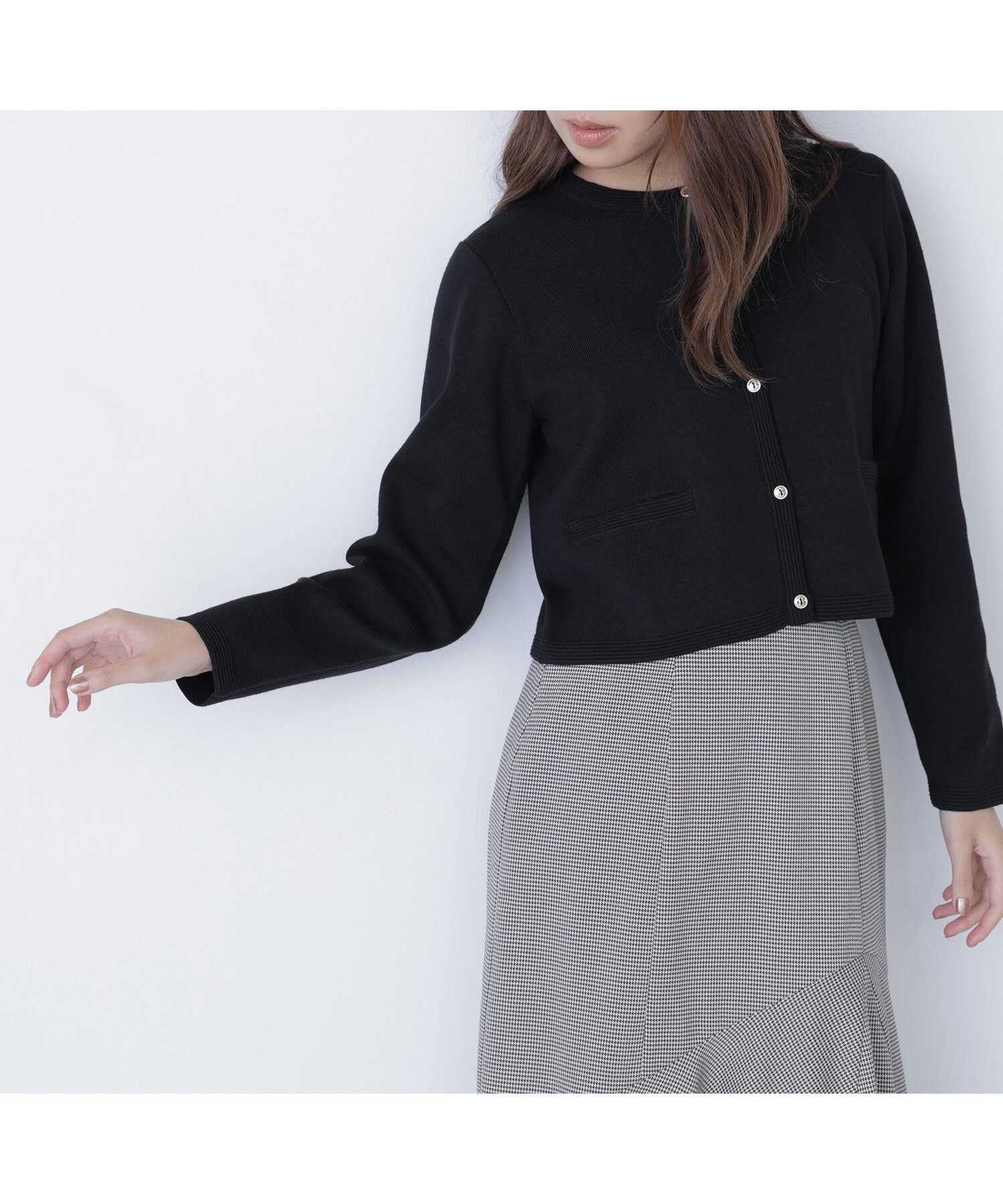 【ナチュラル ビューティー ベーシック/NATURAL BEAUTY BASIC】のシルクブレンドカーディガン インテリア・キッズ・メンズ・レディースファッション・服の通販 founy(ファニー) 　ファッション　Fashion　レディースファッション　Fashion for Women　トップス・カットソー　Cut & Sew Tops　カーディガン・羽織り　Layered Style Cardigans　カーディガン　Cardigan, Knitwear　コンパクト　Compact, Small Size　シルク　Silk, 100% Silk　ポケット　Pocket, Pocket Detail　秋　Autumn　ブラック|ID: prp329100004649343 ipo3291000000033969751