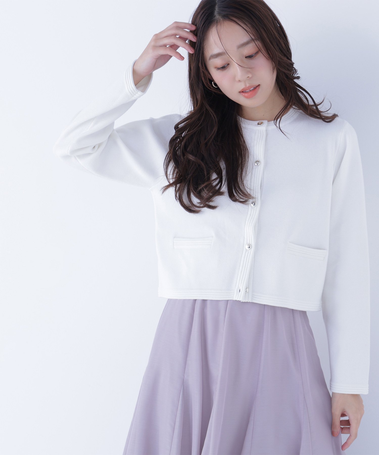 【ナチュラル ビューティー ベーシック/NATURAL BEAUTY BASIC】のシルクブレンドカーディガン インテリア・キッズ・メンズ・レディースファッション・服の通販 founy(ファニー) ファッション Fashion レディースファッション Fashion for Women トップス・カットソー Cut & Sew Tops カーディガン・羽織り Layered Style Cardigans カーディガン Cardigan, Knitwear コンパクト Compact, Small Size シルク Silk, 100% Silk ポケット Pocket, Pocket Detail 春 Spring オフホワイト1|ID: prp329100004649343 ipo3291000000035170025