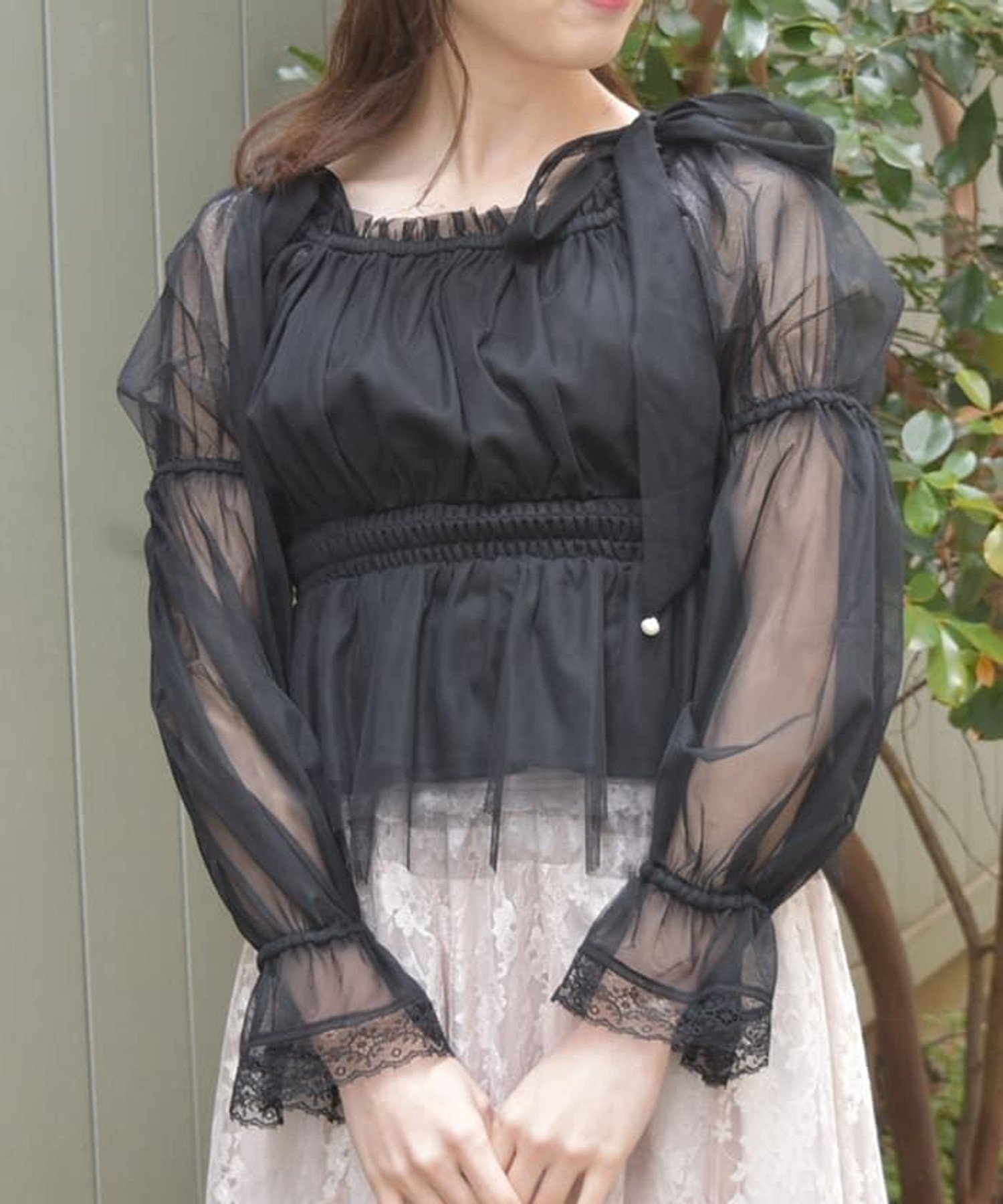 【アクシーズファム/axes femme】のパール付リボンチュールプルオーバー インテリア・キッズ・メンズ・レディースファッション・服の通販 founy(ファニー) 　ファッション　Fashion　レディースファッション　Fashion for Women　トップス・カットソー　Cut & Sew Tops　カジュアルプルオーバー・ニットトップス　Pullovers & Knit Tops / Casual Pullovers　おすすめ　Recommended / Our Picks　タンク　Tank Top, Sleeveless Top　チュール　Tulip, Tulip Motif　パール　Pearl, Pearl Accent　ボトム　Bottoms, Lower Wear　レース　Lace, Lace Fabric　今季　This Season, Current Season　黒|ID: prp329100004649435 ipo3291000000033581240