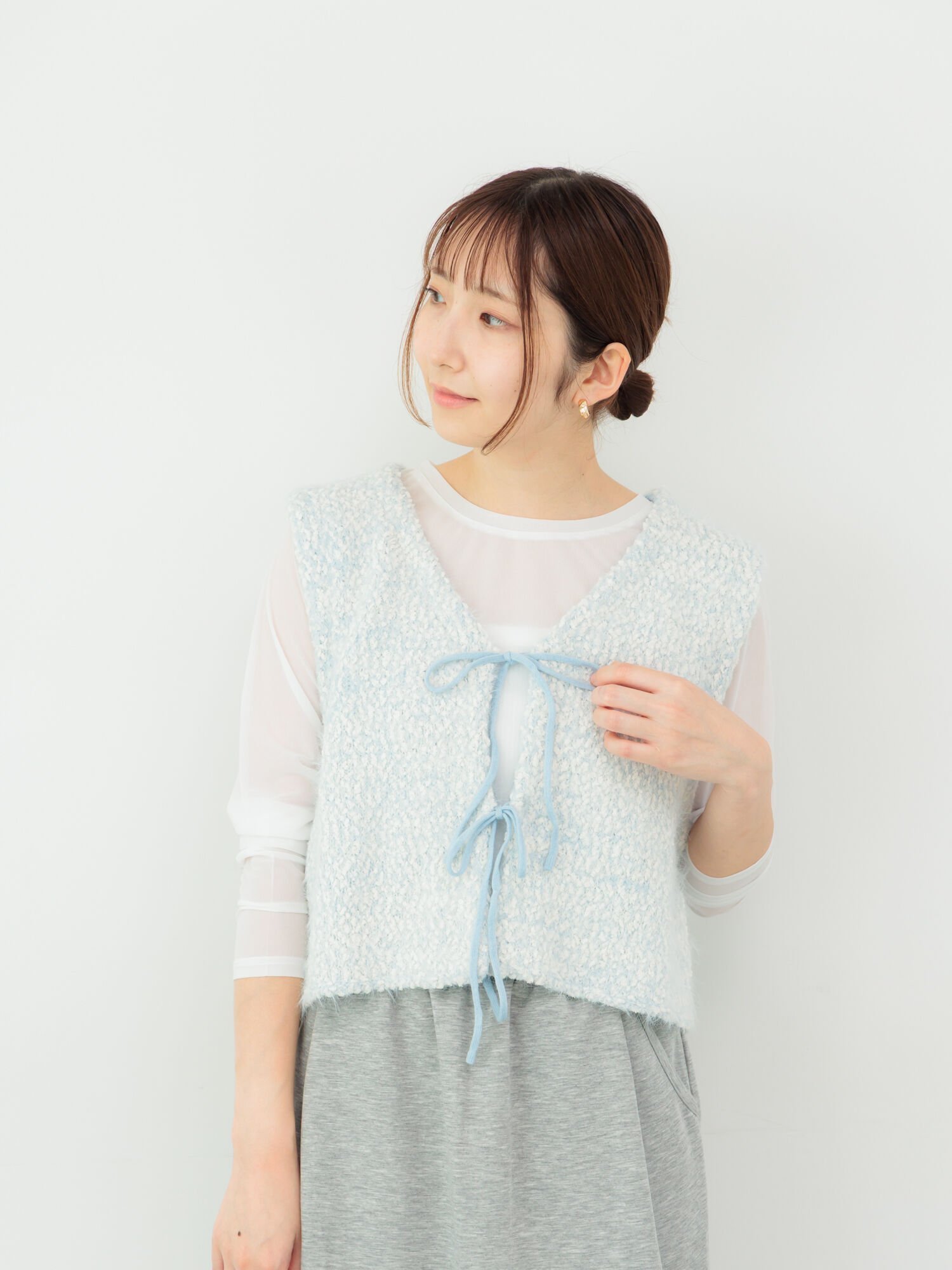 【テチチ/Te chichi】のポンポンヤーンニットショートベスト インテリア・キッズ・メンズ・レディースファッション・服の通販 founy(ファニー) 　ファッション　Fashion　レディースファッション　Fashion for Women　アウター　Coat / Outerwear Collection　トップス・カットソー　Cut & Sew Tops　ニット　Knit Tops & Sweaters　ベスト&ジレ / 重ね着スタイル　Vests & Gilets　おすすめ　Recommended / Our Picks　ショート　Short, Short Length　ダブル　Double, Double-Breasted　バランス　Balance, Style Balance　フロント　Front, Front Design　ベスト　Vest, Waistcoat　リボン　Ribbon, Bow　ブルー|ID: prp329100004649511 ipo3291000000033582071