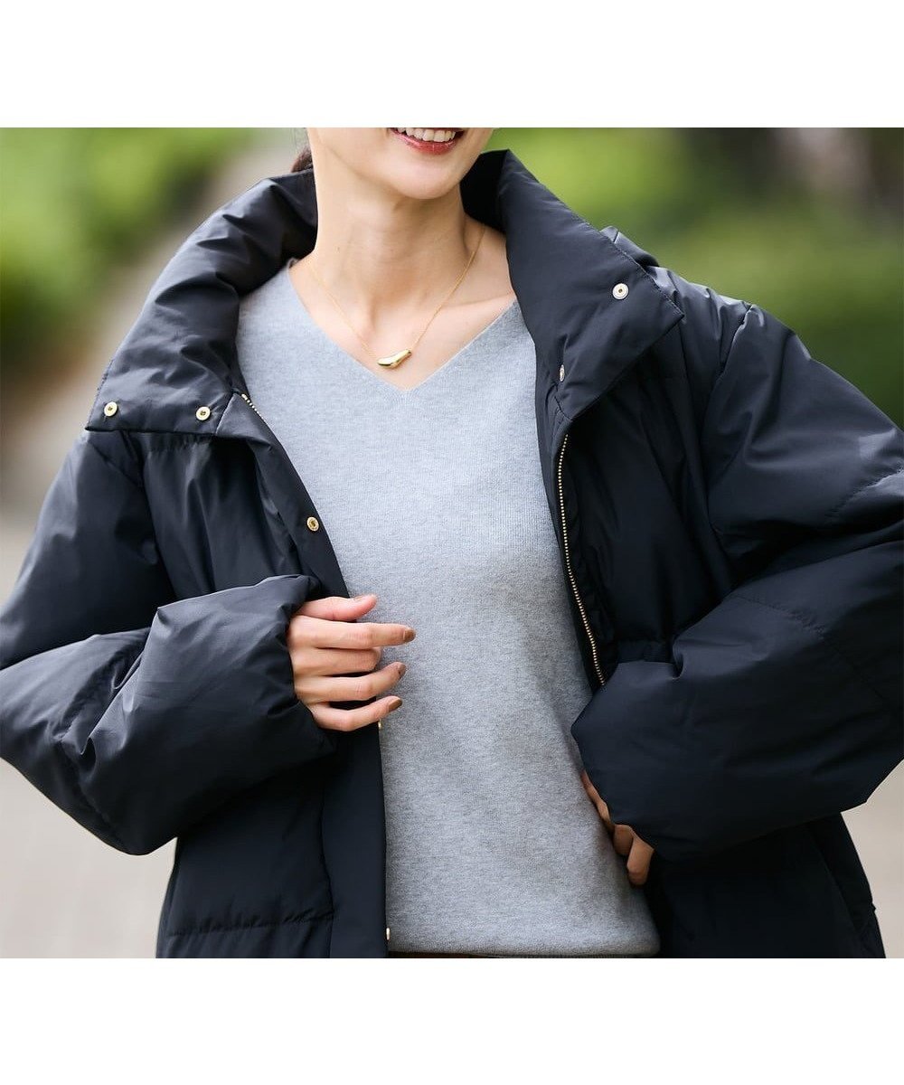 【アー ヴェー ヴェー/a.v.v】の【2WAY】スタンドネックショートダウンジャケット インテリア・キッズ・メンズ・レディースファッション・服の通販 founy(ファニー) 　ファッション　Fashion　レディースファッション　Fashion for Women　アウター　Coat / Outerwear Collection　レディースジャケット・軽アウター　Jackets　ショート　Short, Short Length　スタンド　Stand Collar, Upright Stand　ダウン　Down, Puffer　定番　Standard, Basic Item　バランス　Balance, Style Balance　フェザー　Feather, Feather Detail　ベーシック　Basic, Essential　ポケット　Pocket, Pocket Detail　再入荷　Restock / Back in Stock　ビジネス 仕事 通勤　Business / Work / Commuting　ブラック|ID: prp329100004649539 ipo3291000000034395791