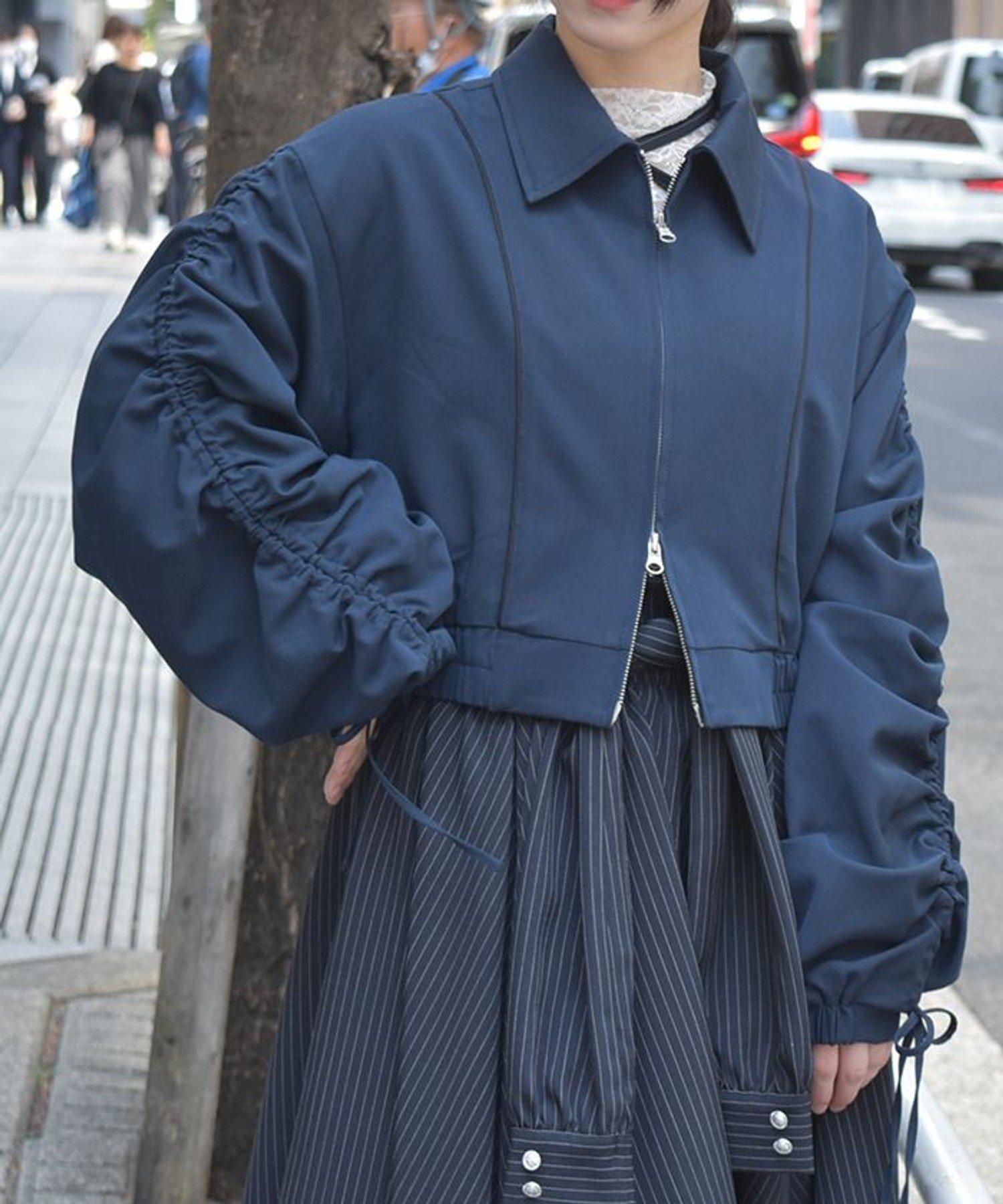 【アクシーズファム/axes femme】のドロストスリーブシャツブルゾン インテリア・キッズ・メンズ・レディースファッション・服の通販 founy(ファニー) 　ファッション　Fashion　レディースファッション　Fashion for Women　アウター　Coat / Outerwear Collection　ブルゾンジャケット・スポーティアウター　Blouson Jackets　トップス・カットソー　Cut & Sew Tops　シャツ・ブラウス・オフィスカジュアル　Elegant Blouses & Button-Ups　スタイリッシュ　Stylish, Fashionable　パイピング　Piping, Trim Design　ブルゾン　Blouson, Bomber Jacket　ワンポイント　One Point, Statement Accent　紺|ID: prp329100004649675 ipo3291000000033586302