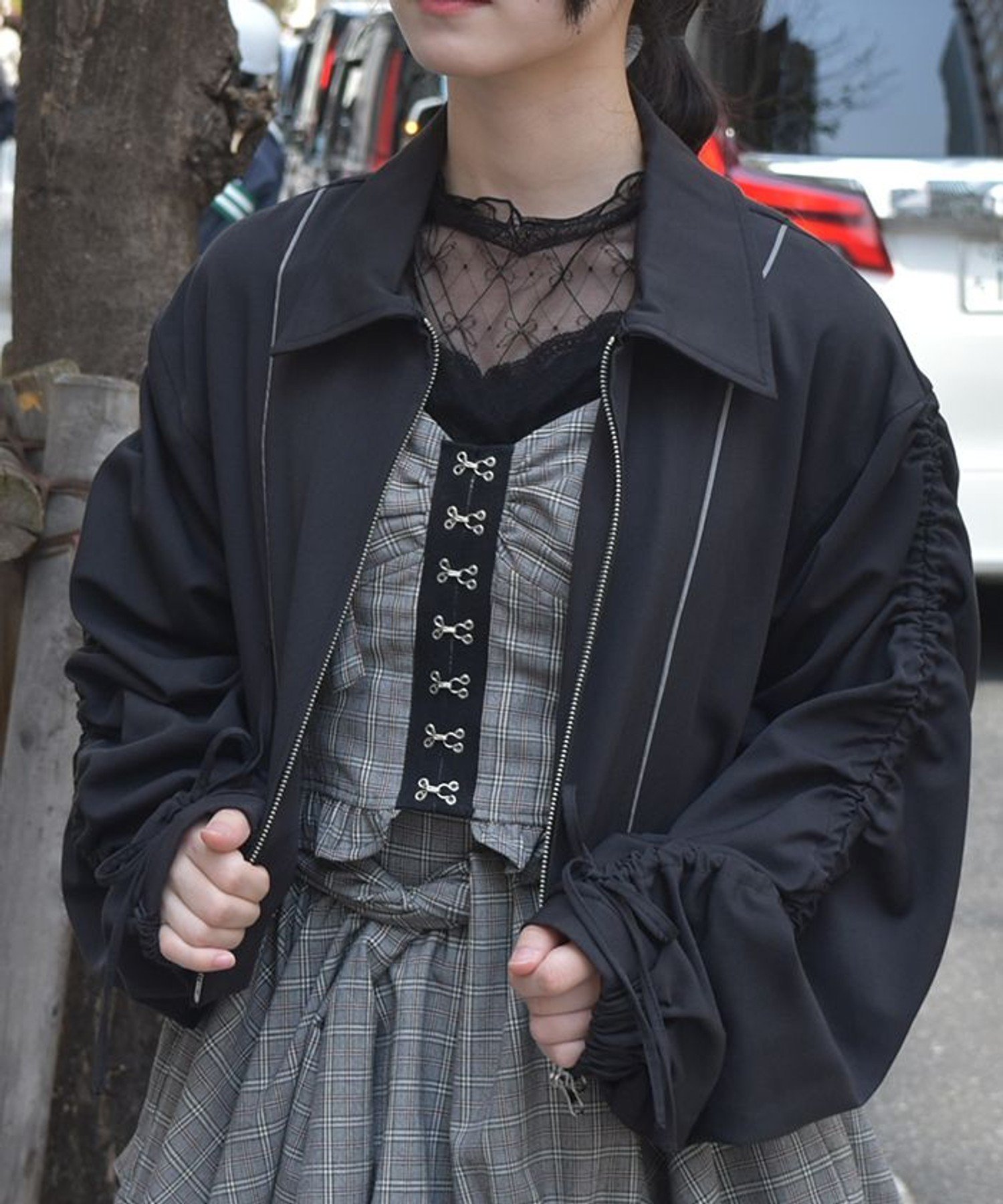 【アクシーズファム/axes femme】のドロストスリーブシャツブルゾン インテリア・キッズ・メンズ・レディースファッション・服の通販 founy(ファニー) 　ファッション　Fashion　レディースファッション　Fashion for Women　アウター　Coat / Outerwear Collection　ブルゾンジャケット・スポーティアウター　Blouson Jackets　トップス・カットソー　Cut & Sew Tops　シャツ・ブラウス・オフィスカジュアル　Elegant Blouses & Button-Ups　スタイリッシュ　Stylish, Fashionable　パイピング　Piping, Trim Design　ブルゾン　Blouson, Bomber Jacket　ワンポイント　One Point, Statement Accent　黒|ID: prp329100004649675 ipo3291000000033586303