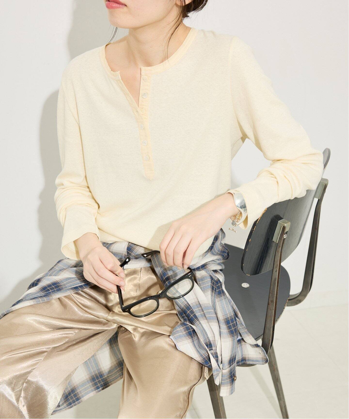 【スローブ イエナ/SLOBE IENA】のスラブリブヘンリーネックロンTEE インテリア・キッズ・メンズ・レディースファッション・服の通販 founy(ファニー) 　ファッション　Fashion　レディースファッション　Fashion for Women　トップス・カットソー　Cut & Sew Tops　ロングTシャツ・Tシャツ　Longline T-Shirts & Tees　2025年　2025　2025-2026秋冬・A/W　Autumn/Winter 2025–26 AW25–26　インナー　Innerwear　カットソー　Cut and Sewn Top　シンプル　Simple, Minimal　ジャケット　Jacket, Outerwear　ベスト　Vest, Waistcoat　A/W・秋冬　Autumn/Winter　ナチュラル|ID: prp329100004649704 ipo3291000000033586709