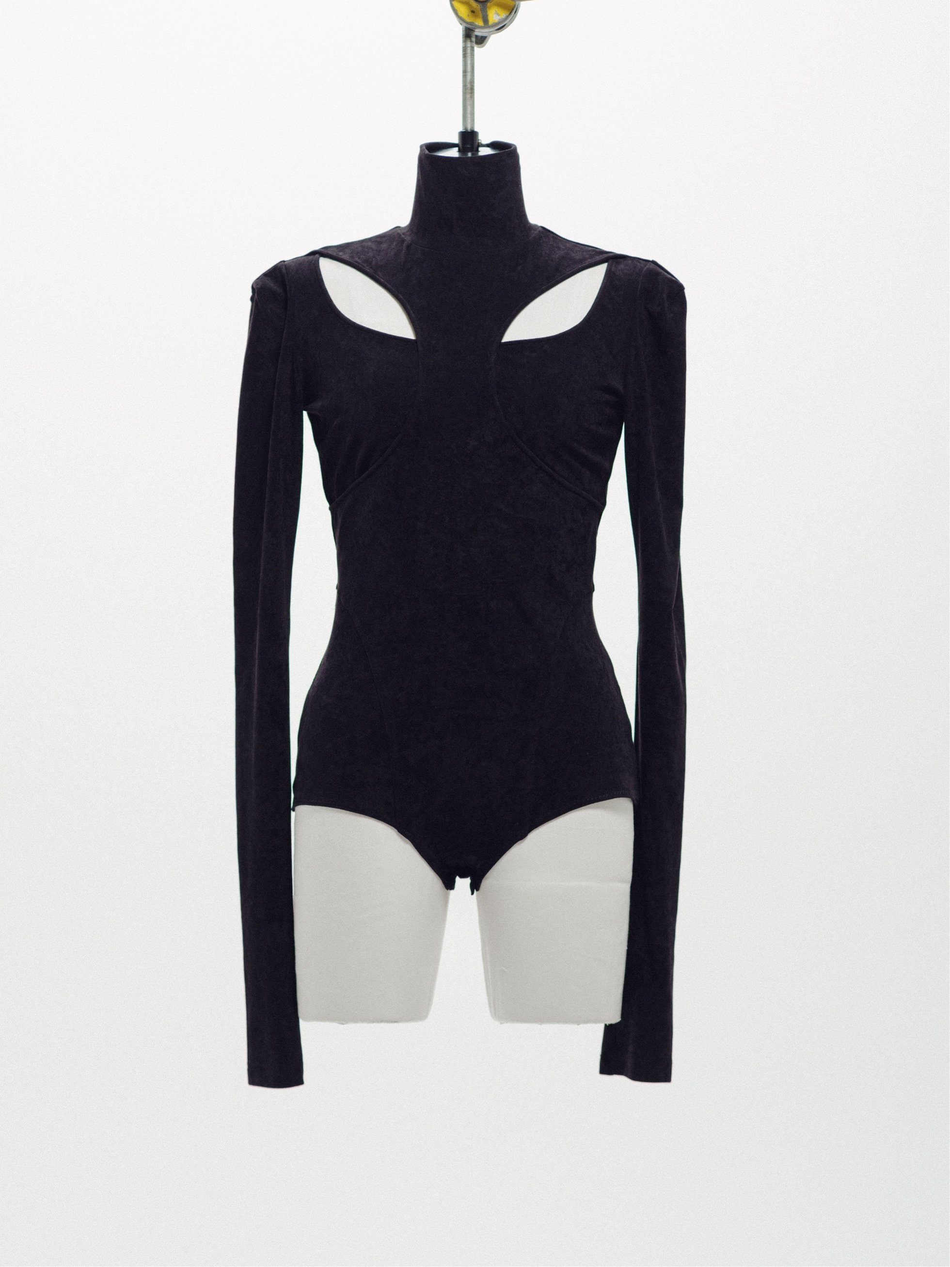 【その他のブランド/Other】の【by R 限定品】CUT-OUT TURTLE BODYSUIT 人気、トレンドファッション・服の通販 founy(ファニー) 　ファッション　Fashion　レディースファッション　Fashion for Women　クラシック　Classic, Timeless Style　クラッシュ　Distressed, Crashed Style　ストレッチ　Stretch, Stretchy Fabric　スーツ　Suit, Formalwear　バレッタ　Barrette, Hair Clip　フィット　Fit, Slim Fit　ベロア　Velour, Soft Velvet　ポーチ　Pouch, Small Case　S/S・春夏　SS, Spring/Summer, Warm Season　夏　Summer　2026年　2026　 other-1|ID: prp329100004649716 ipo3291000000033587154