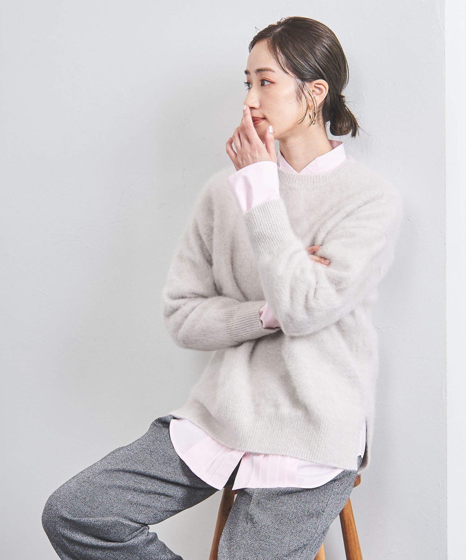 【ユナイテッドアローズ/UNITED ARROWS】のフォックスカシミヤ クルーネック ニット 24FW インテリア・キッズ・メンズ・レディースファッション・服の通販 founy(ファニー) 　ファッション　Fashion　レディースファッション　Fashion for Women　トップス・カットソー　Cut & Sew Tops　ニット　Knit Tops & Sweaters　カーディガン　Cardigan, Knitwear　軽量　Lightweight, Ultra Light　シンプル　Simple, Minimal　ジャカード／ジャガード　Jacquard, Woven Pattern　スリット　Slit, Slit Detail　セーター　Sweater, Knitwear　デニム　Denim, Jeans Material　フォックス　Fox, Fox Fur　ヘムライン　Hemline, Bottom Cut　ベスト　Vest, Waistcoat　ボックス　Boxy, Box Shape　ミドル　Middle Length, Mid Height　無地　Plain, Solid Color　ロング　Long, Long-Length　おすすめ　Recommended / Our Picks　OFF WHITE|ID: prp329100004649726 ipo3291000000033587428