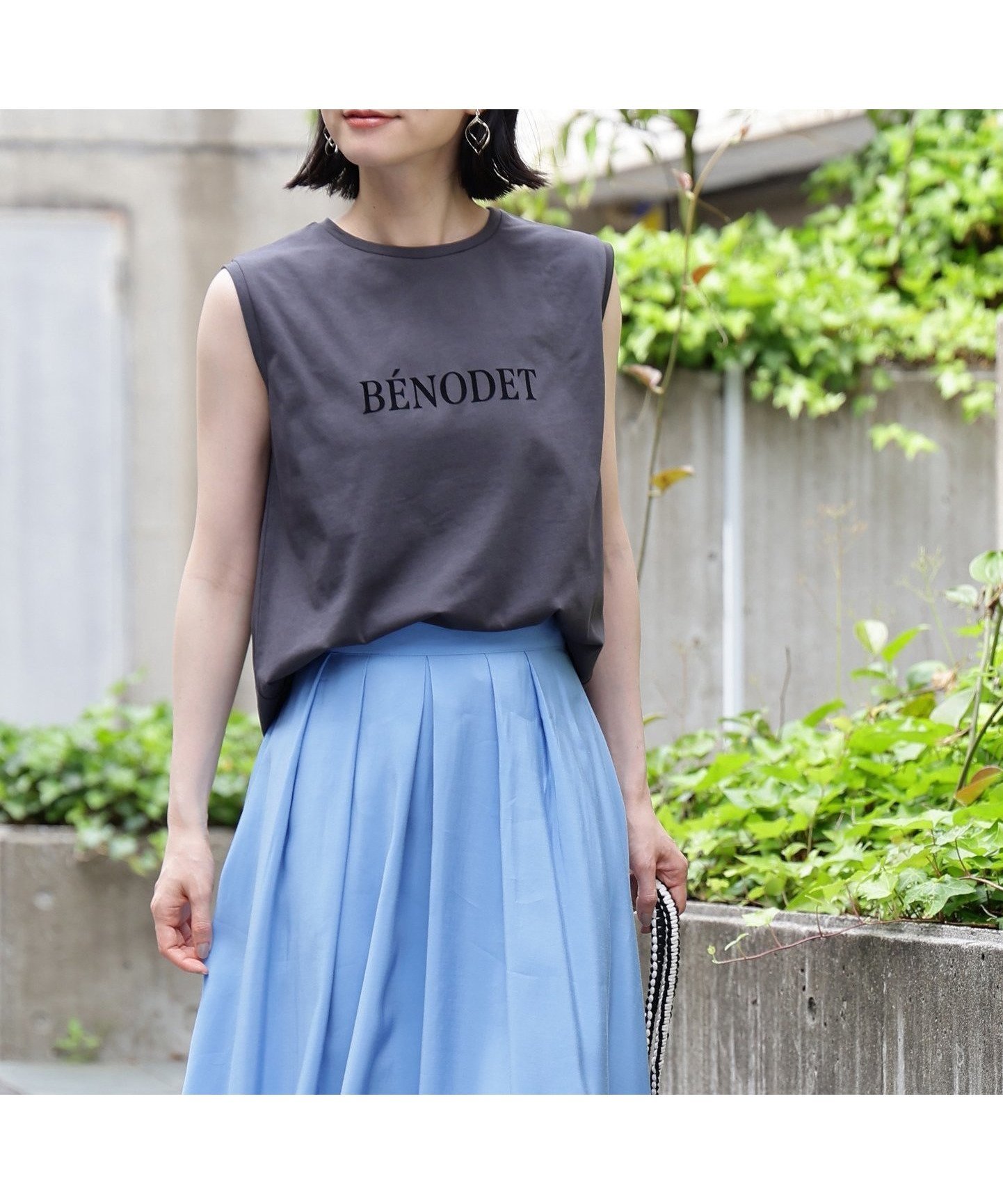 【エヌ ナチュラルビューティーベーシック/N.Natural Beauty basic】のフロッキープリントノースリーブTシャツ インテリア・キッズ・メンズ・レディースファッション・服の通販 founy(ファニー) 　ファッション　Fashion　レディースファッション　Fashion for Women　トップス・カットソー　Cut & Sew Tops　キャミソール&ノースリーブ　Camisoles & Sleeveless Tops　シャツ・ブラウス・オフィスカジュアル　Elegant Blouses & Button-Ups　ロングTシャツ・Tシャツ　Longline T-Shirts & Tees　カーディガン　Cardigan, Knitwear　ジャケット　Jacket, Outerwear　ノースリーブ　Sleeveless, No-Sleeve　ベーシック　Basic, Essential　チャコール1|ID: prp329100004650247 ipo3291000000033594228