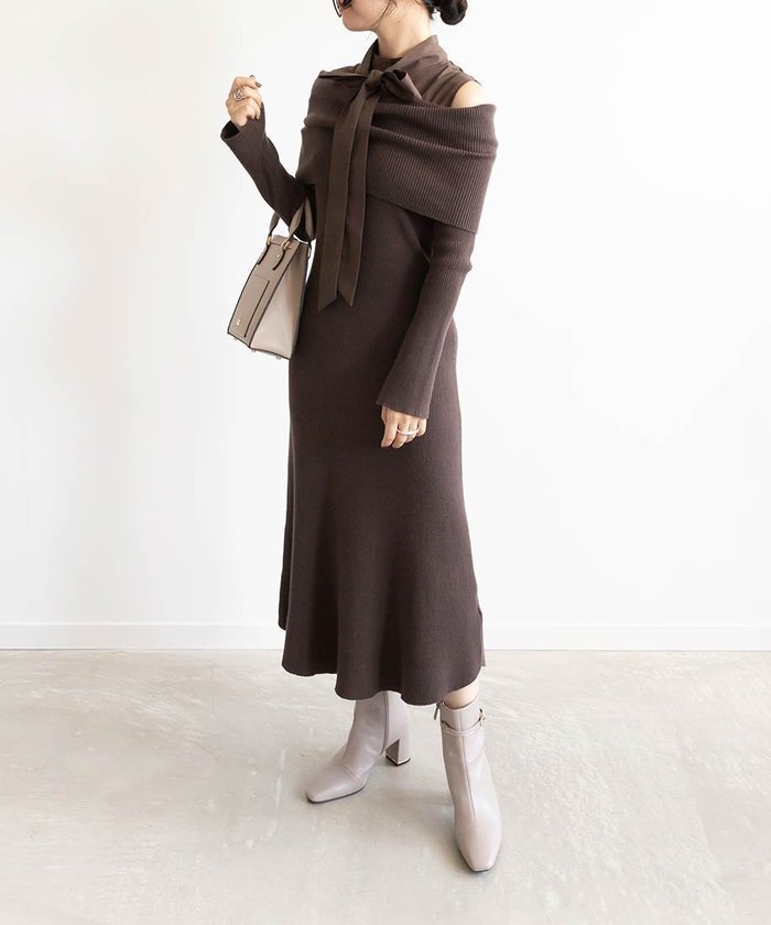 【ランダ/RANDA】のオフショルドッキングニットワンピース インテリア・キッズ・メンズ・レディースファッション・服の通販 founy(ファニー) https://founy.com/ ファッション Fashion レディースファッション Fashion for Women ワンピース Dresses ニットワンピース Knit Dresses おすすめ Recommended / Our Picks ドッキング Docking, Mixed Material フィット Fit, Slim Fit フェミニン Feminine, Girly リボン Ribbon, Bow |ID: prp329100004650368 ipo3291000000033596326