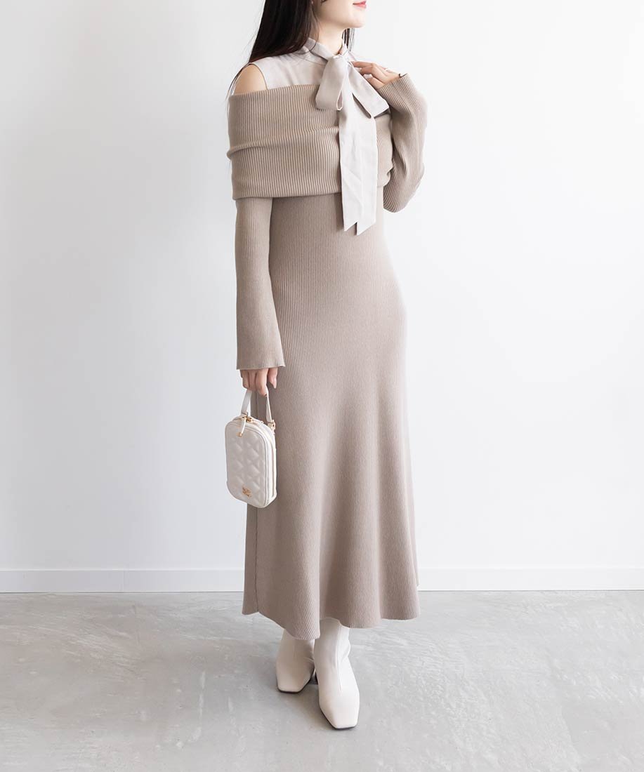 【ランダ/RANDA】のオフショルドッキングニットワンピース インテリア・キッズ・メンズ・レディースファッション・服の通販 founy(ファニー) 　ファッション　Fashion　レディースファッション　Fashion for Women　ワンピース　Dresses　ニットワンピース　Knit Dresses　おすすめ　Recommended / Our Picks　ドッキング　Docking, Mixed Material　フィット　Fit, Slim Fit　フェミニン　Feminine, Girly　リボン　Ribbon, Bow　GREGE|ID: prp329100004650368 ipo3291000000033596328