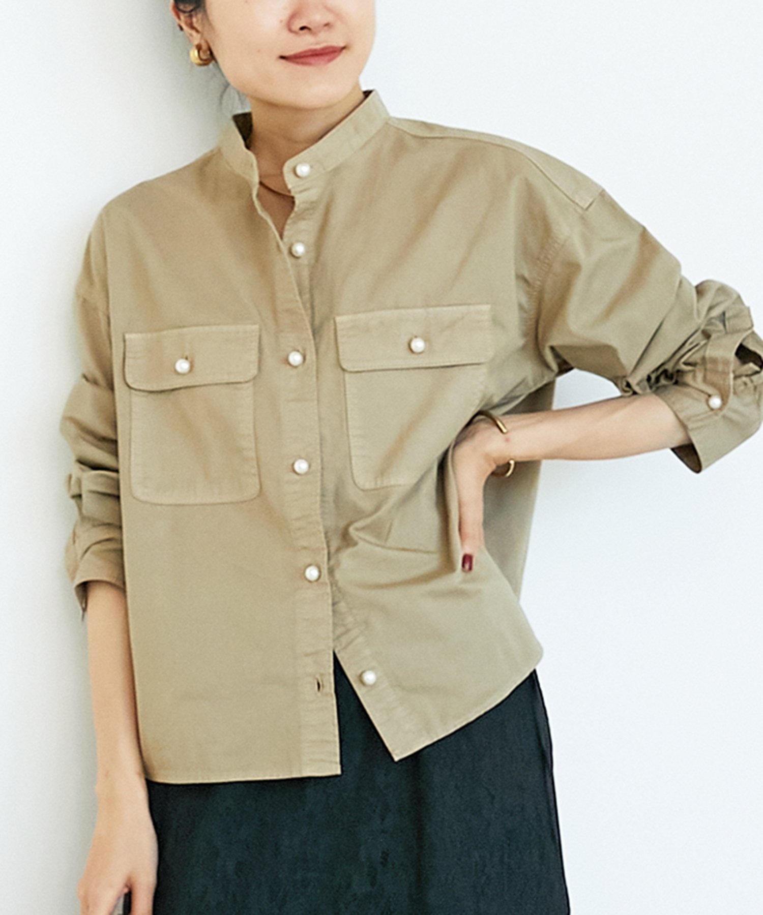 【ルクールブラン/le.coeur blanc】のスタンドネックパールボタンシャツ インテリア・キッズ・メンズ・レディースファッション・服の通販 founy(ファニー) 　ファッション　Fashion　レディースファッション　Fashion for Women　トップス・カットソー　Cut & Sew Tops　シャツ・ブラウス・オフィスカジュアル　Elegant Blouses & Button-Ups　ショート　Short, Short Length　スタンド　Stand Collar, Upright Stand　ダメージ　Distressed, Destroyed　デニム　Denim, Jeans Material　ラウンド　Round, Round Neck　人気　Popular, Best Seller　夏　Summer　春　Spring　羽織　Haori, Light Jacket　ベージュ|ID: prp329100004650526 ipo3291000000033597699