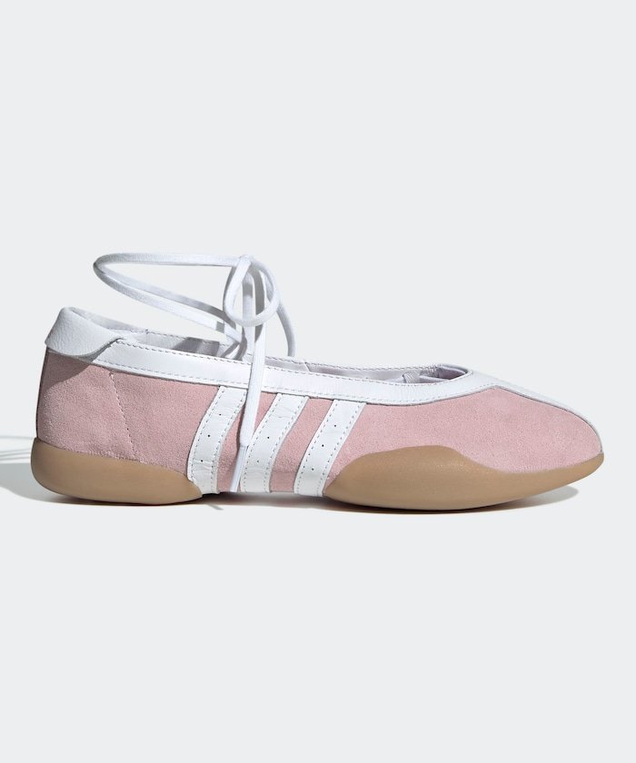 【フリークスストア/FREAK'S STORE】のTAEKWONDO MEI BALLET W/ JQ0669 / JQ6434(23cm~24.5cmサイズ展開) 25AW インテリア・キッズ・メンズ・レディースファッション・服の通販 founy(ファニー) 　ファッション　Fashion　レディースファッション　Fashion for Women　2025年　2025　2025-2026秋冬・A/W　Autumn/Winter 2025–26 AW25–26　冬　Winter / This Winter　シューズ　Shoes, Footwear　トレンド　Trend, Trending Now　バレエ　Ballet, Ballet Style　フェミニン　Feminine, Girly　フラット　Flat, Flat Shoes　レース　Lace, Lace Fabric　A/W・秋冬　Autumn/Winter　ピンク|ID: prp329100004650574 ipo3291000000033598623