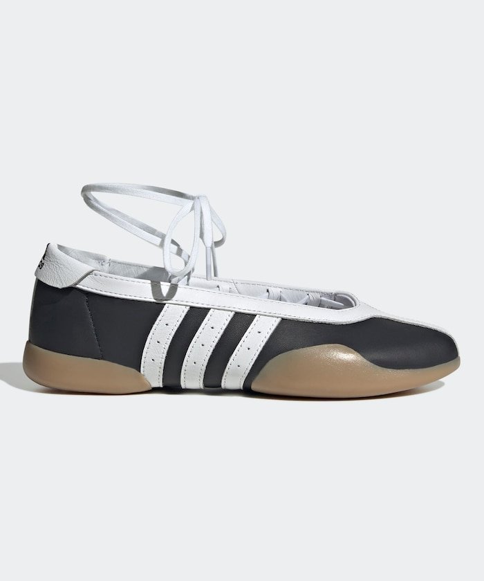 【フリークスストア/FREAK'S STORE】のTAEKWONDO MEI BALLET W/ JQ0669 / JQ6434(23cm~24.5cmサイズ展開) 25AW インテリア・キッズ・メンズ・レディースファッション・服の通販 founy(ファニー) 　ファッション　Fashion　レディースファッション　Fashion for Women　2025年　2025　2025-2026秋冬・A/W　Autumn/Winter 2025–26 AW25–26　冬　Winter / This Winter　シューズ　Shoes, Footwear　トレンド　Trend, Trending Now　バレエ　Ballet, Ballet Style　フェミニン　Feminine, Girly　フラット　Flat, Flat Shoes　レース　Lace, Lace Fabric　A/W・秋冬　Autumn/Winter　その他/柄1|ID: prp329100004650574 ipo3291000000033598624