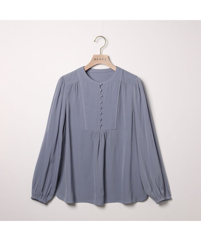 【スキャパ/SCAPA】のパウダリードビーブラウス インテリア・キッズ・メンズ・レディースファッション・服の通販 founy(ファニー) https://founy.com/ ファッション Fashion レディースファッション Fashion for Women トップス・カットソー Cut & Sew Tops シャツ・ブラウス・オフィスカジュアル Elegant Blouses & Button-Ups エレガント 上品 Elegant ギャザー Gathered, Ruffled スリーブ Sleeve, Long Sleeve / Short Sleeve フロント Front, Front Design ロマンティック Romantic, Feminine Style |ID: prp329100004650719 ipo3291000000033600385
