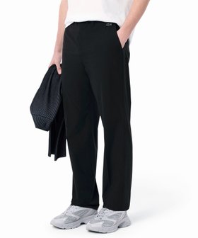 【ラコステ/LACOSTE / MEN】の撥水 テクニカルストレッチ ルーズフィットストレートスラックスパンツ 人気、トレンドファッション・服の通販 founy(ファニー) ファッション Fashion メンズファッション Fashion for Men ボトムス Bottoms ストレッチ Stretch, Stretchy Fabric ストレート Straight, Straight Cut スラックス Slacks, Dress Pants センター Center, Center Line タフタ Taffeta, Structured Fabric 軽量 Lightweight, Ultra Light |ID:prp329100004650818