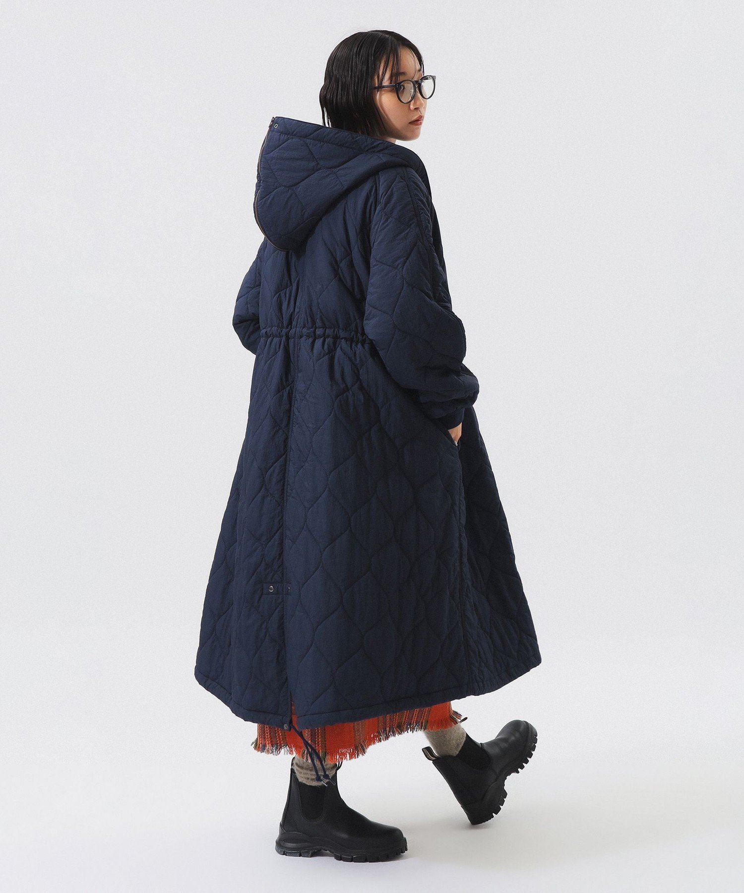 【ビームス ウイメン/BEAMS】のナイロン キルティング フード コート インテリア・キッズ・メンズ・レディースファッション・服の通販 founy(ファニー) 　ファッション　Fashion　レディースファッション　Fashion for Women　アウター　Coat / Outerwear Collection　コート・ロングコート・ピーコート　Long Coats, Peacoats & More　インナー　Innerwear　ウェーブ　Wavy Pattern　キルティング　Quilted, Quilting　軽量　Lightweight, Ultra Light　ロング　Long, Long-Length　ワッシャー　Washer, Crinkled Finish　おすすめ　Recommended / Our Picks　D.NAVY|ID: prp329100004651490 ipo3291000000033608924
