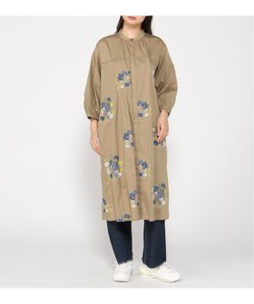 【スーパーハッカ/SUPER HAKKA】のデニム/ツイル ブロッサムクラスタ刺繍ワンピース 人気、トレンドファッション・服の通販 founy(ファニー) ファッション Fashion レディースファッション Fashion for Women ワンピース Dresses スタンド Stand Collar, Upright Stand ツイル Twist, Twisted Detail デニム Denim, Jeans Material フロント Front, Front Design ポケット Pocket, Pocket Detail ヨーク Yoke, Yoke Design ロング Long, Long-Length ローズ Rose, Rose Motif |ID:prp329100004651541