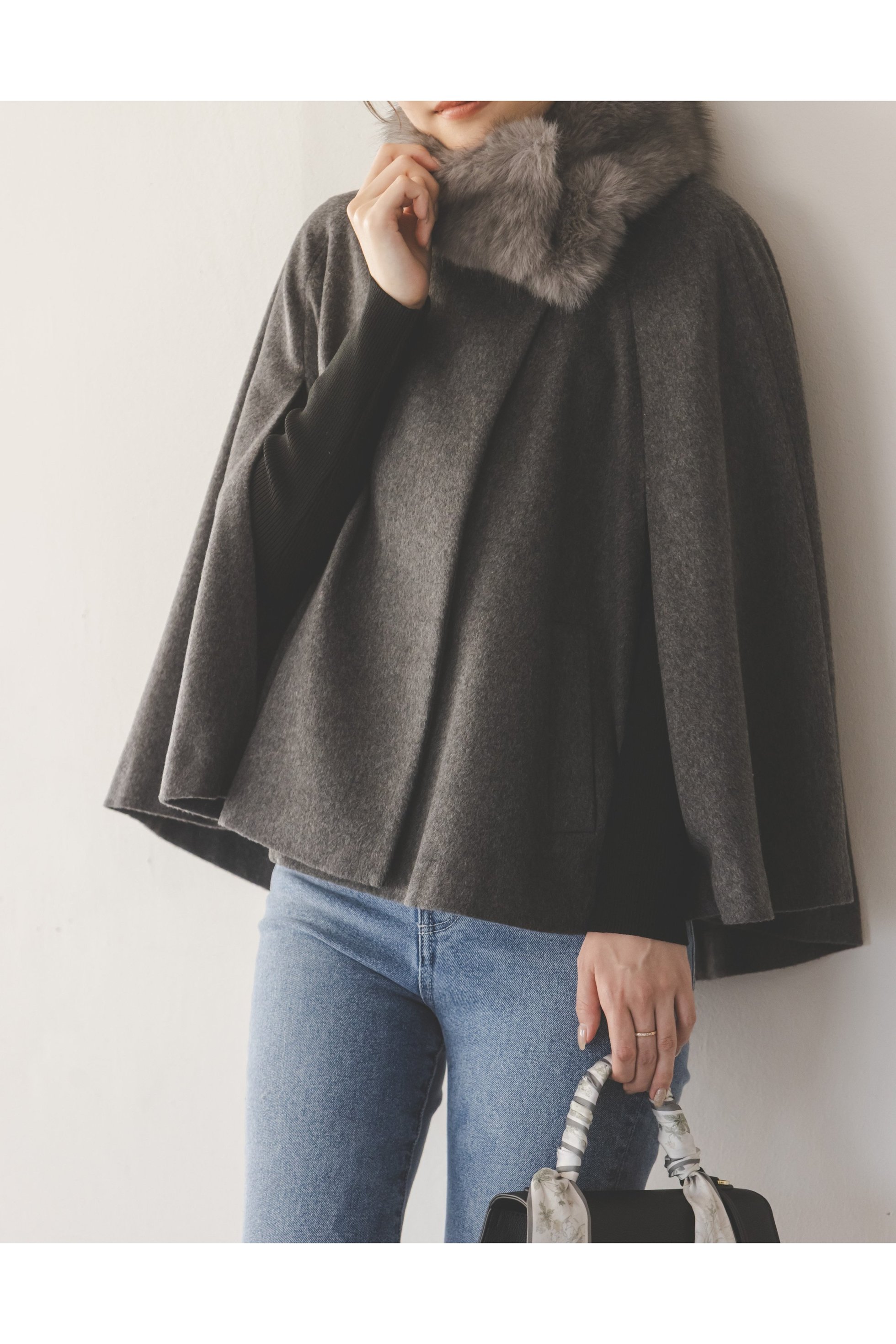 【スナイデル/SNIDEL】のショートケープコート インテリア・キッズ・メンズ・レディースファッション・服の通販 founy(ファニー) 　ファッション　Fashion　レディースファッション　Fashion for Women　アウター　Coat / Outerwear Collection　コート・ロングコート・ピーコート　Long Coats, Peacoats & More　ウェーブ　Wavy Pattern　エレガント 上品　Elegant　今季　This Season, Current Season　ショート　Short, Short Length　人気　Popular, Best Seller　フレア　Flare, Flared　ベーシック　Basic, Essential　ポケット　Pocket, Pocket Detail　ロング　Long, Long-Length　おすすめ　Recommended / Our Picks　GRY[006]|ID: prp329100004651634 ipo3291000000033611388