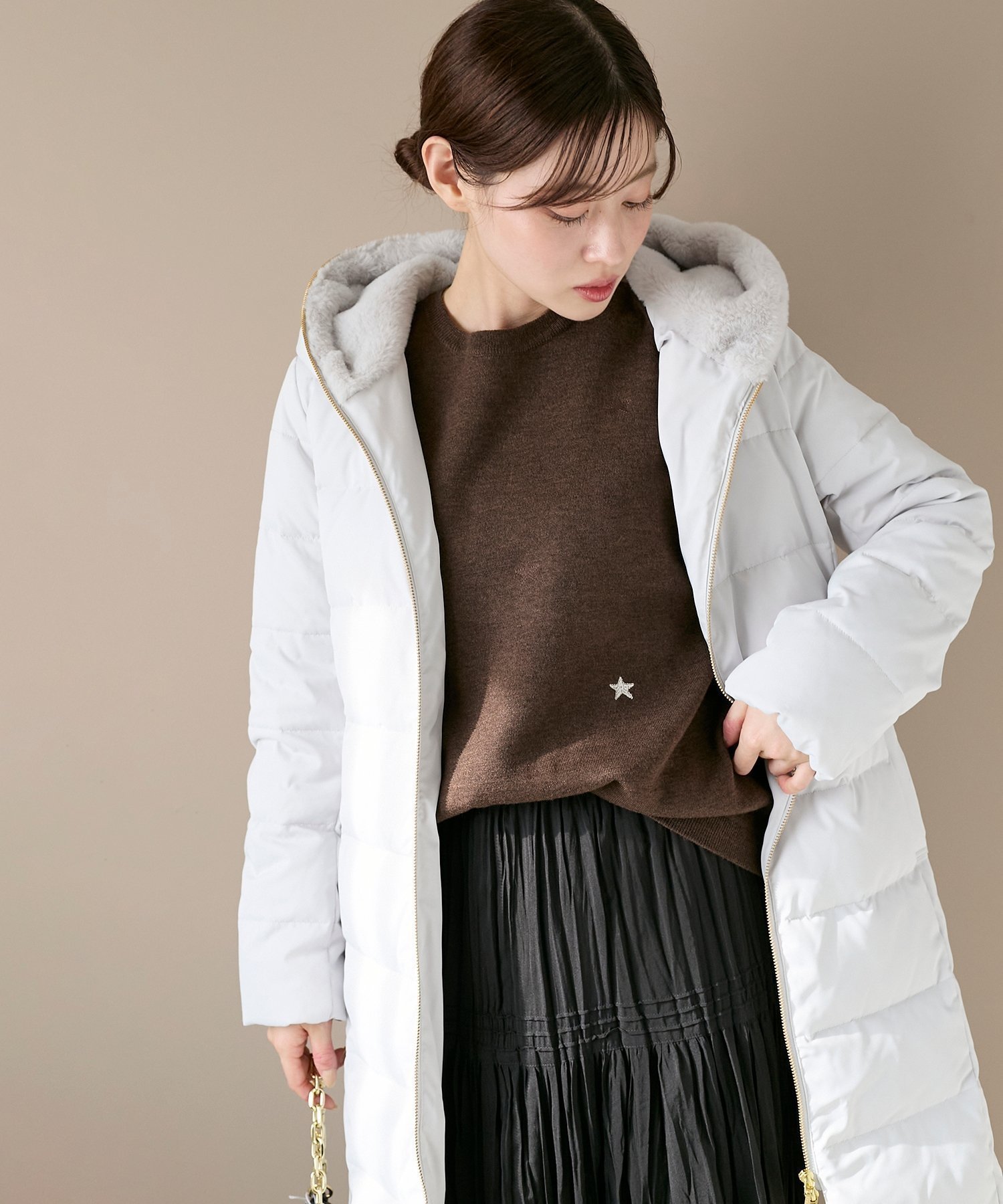 【ルクールブラン/le.coeur blanc】のファーフードロングダウン インテリア・キッズ・メンズ・レディースファッション・服の通販 founy(ファニー) 　ファッション　Fashion　レディースファッション　Fashion for Women　ダウン　Down, Puffer　L/グレー|ID: prp329100004651672 ipo3291000000034299489
