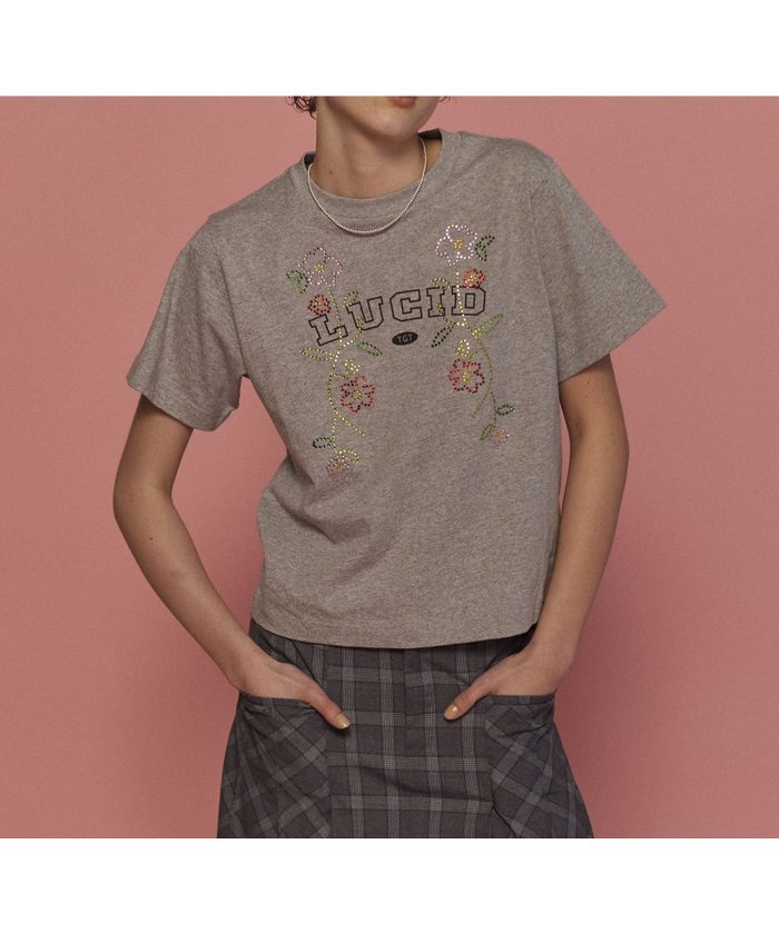 【メゾンスペシャル/MAISON SPECIAL】のLUCID Glitter Flower T-shirt インテリア・キッズ・メンズ・レディースファッション・服の通販 founy(ファニー) https://founy.com/ ファッション Fashion レディースファッション Fashion for Women トップス・カットソー Cut & Sew Tops シャツ・ブラウス・オフィスカジュアル Elegant Blouses & Button-Ups ロングTシャツ・Tシャツ Longline T-Shirts & Tees インナー Innerwear カットソー Cut and Sewn Top ジャケット Jacket, Outerwear ストーン Stone, Gem-Like プリント Print, Printed Pattern モチーフ Motif, Design Theme ロング Long, Long-Length 半袖 Short Sleeve, Half Sleeve 夏 Summer 春 Spring 長袖 Long Sleeve, Full Sleeve |ID: prp329100004651774 ipo3291000000033613600