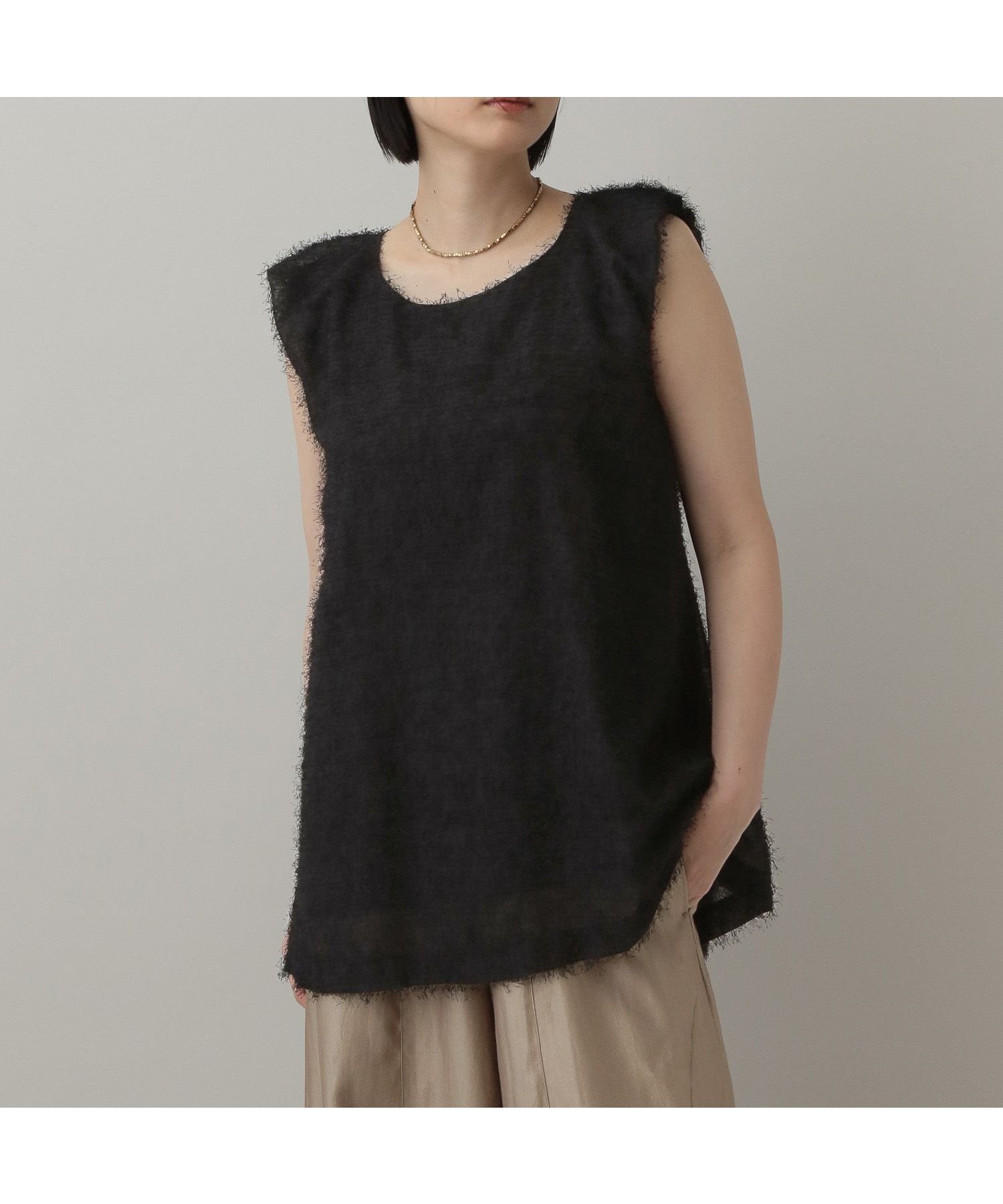 【アパートバイローリーズ/apart by lowrys】のフリンジノースリーブブラウス インテリア・キッズ・メンズ・レディースファッション・服の通販 founy(ファニー) 　ファッション　Fashion　レディースファッション　Fashion for Women　トップス・カットソー　Cut & Sew Tops　キャミソール&ノースリーブ　Camisoles & Sleeveless Tops　シャツ・ブラウス・オフィスカジュアル　Elegant Blouses & Button-Ups　おすすめ　Recommended / Our Picks　ギャザー　Gathered, Ruffled　サテン　Satin, Glossy Fabric　ノースリーブ　Sleeveless, No-Sleeve　フェミニン　Feminine, Girly　フリンジ　Fringe, Tassel　ブラック09|ID: prp329100004651797 ipo3291000000033613851