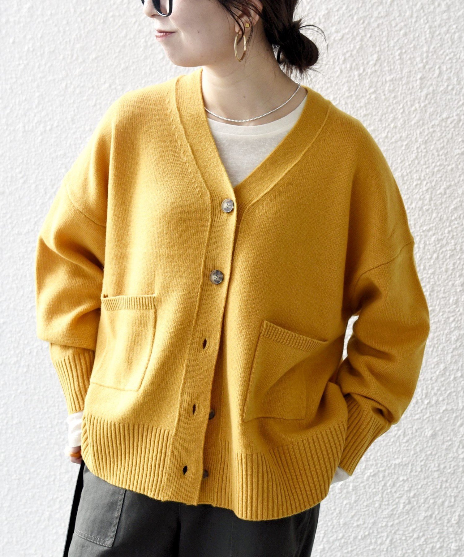 【シップス フォー ウィメン/SHIPS】のSHIPS any 手洗い可能 AQUA カシミヤ ミックス Vネック カーディガン インテリア・キッズ・メンズ・レディースファッション・服の通販 founy(ファニー) ファッション Fashion レディースファッション Fashion for Women トップス・カットソー Cut & Sew Tops カーディガン・羽織り Layered Style Cardigans Vネックトップス V-Neck Tops / V-Cut Neckline Shirts イエロー Yellow 洗える Machine Washable カットソー Cut and Sewn Top カーディガン Cardigan, Knitwear シンプル Simple, Minimal デニム Denim, Jeans Material 人気 Popular, Best Seller バランス Balance, Style Balance フロント Front, Front Design ポケット Pocket, Pocket Detail ミックス Mix, Mixed Style ロング Long, Long-Length ワイド Wide, Wide Fit おすすめ Recommended / Our Picks 2025年 2025 2025-2026秋冬・A/W Autumn/Winter 2025–26 AW25–26 イエロー|ID: prp329100004652403 ipo3291000000034672500