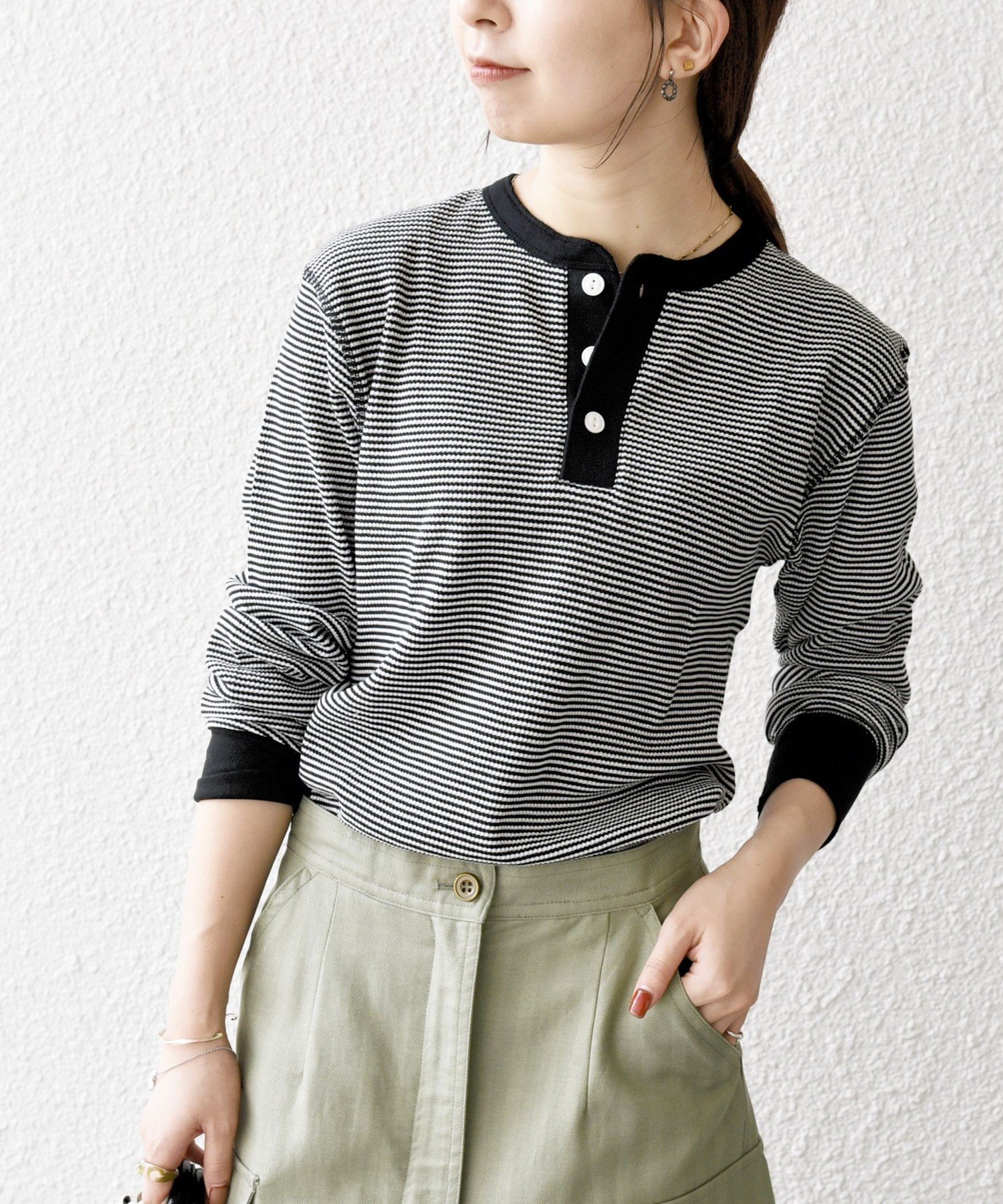 【シップス フォー ウィメン/SHIPS】のHealthknit 洗濯機可能 ヘンリーネック ロング スリーブ TEE インテリア・キッズ・メンズ・レディースファッション・服の通販 founy(ファニー) 　ファッション　Fashion　レディースファッション　Fashion for Women　トップス・カットソー　Cut & Sew Tops　ニット　Knit Tops & Sweaters　アメリカン　American Style　インナー　Innerwear　サロペット　Overalls, Salopette　ジャケット　Jacket, Outerwear　スウェット / スエット　Sweatshirt, Sweatwear　スリーブ　Sleeve, Long Sleeve / Short Sleeve　トレンド　Trend, Trending Now　ベーシック　Basic, Essential　ロング　Long, Long-Length　ブラック系その他|ID: prp329100004652455 ipo3291000000033621685