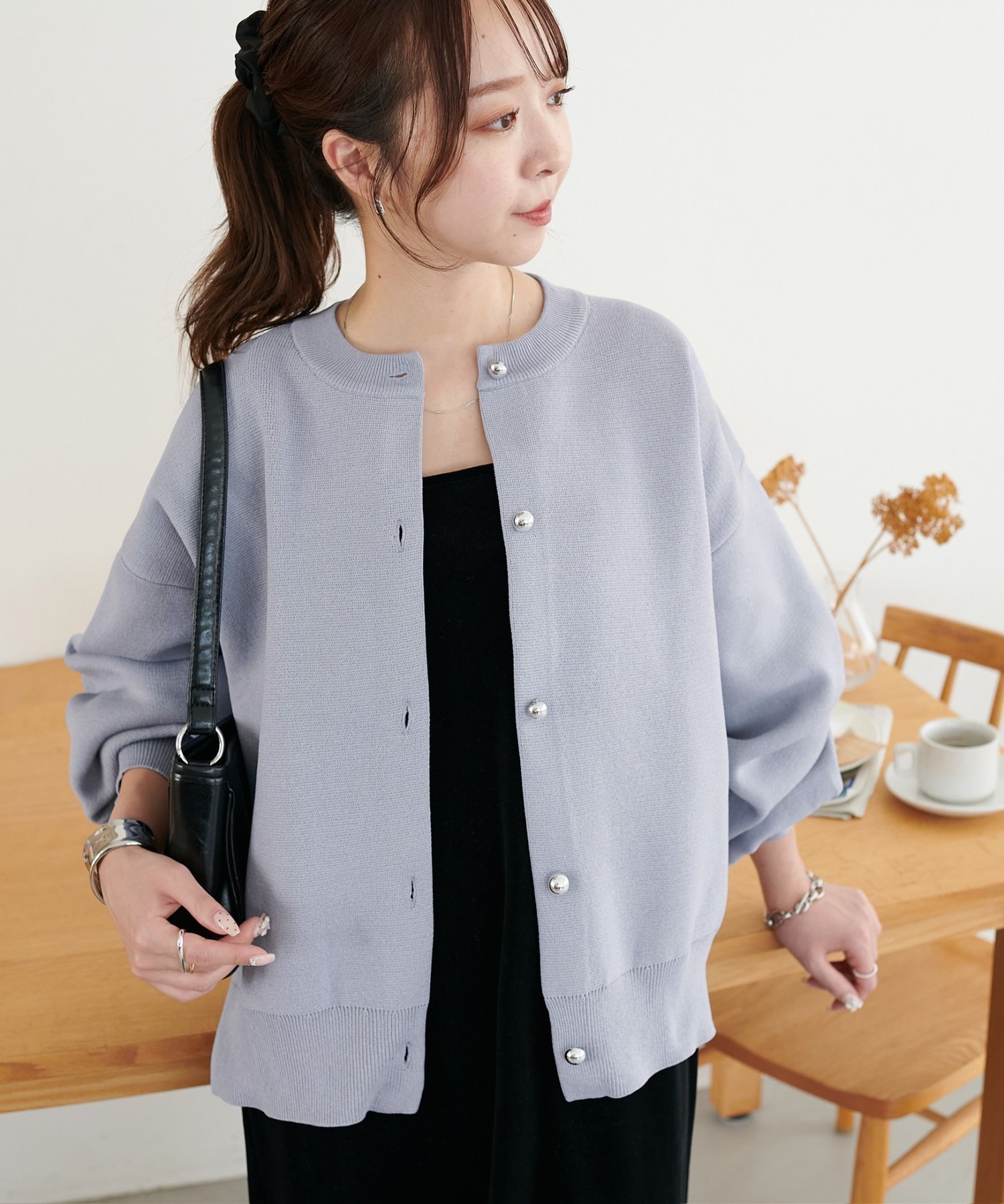 【ディスコート/Discoat】のメタル釦スポンディッシュカーディガン《WEB限定カラーあり》 インテリア・キッズ・メンズ・レディースファッション・服の通販 founy(ファニー) 　ファッション　Fashion　レディースファッション　Fashion for Women　トップス・カットソー　Cut & Sew Tops　カーディガン・羽織り　Layered Style Cardigans　カーディガン　Cardigan, Knitwear　キャミソール　Camisole, Spaghetti Strap Top　キャミワンピース　Cami Dress, Slip Dress　スウェット / スエット　Sweatshirt, Sweatwear　スラックス　Slacks, Dress Pants　タートル　Turtleneck, Turtle Collar　タートルネック　Turtleneck, High Neck　デニム　Denim, Jeans Material　トレンド　Trend, Trending Now　人気　Popular, Best Seller　羽織　Haori, Light Jacket　メタル　Metal, Metal Parts　おすすめ　Recommended / Our Picks　スカイブルー|ID: prp329100004652481 ipo3291000000035537262