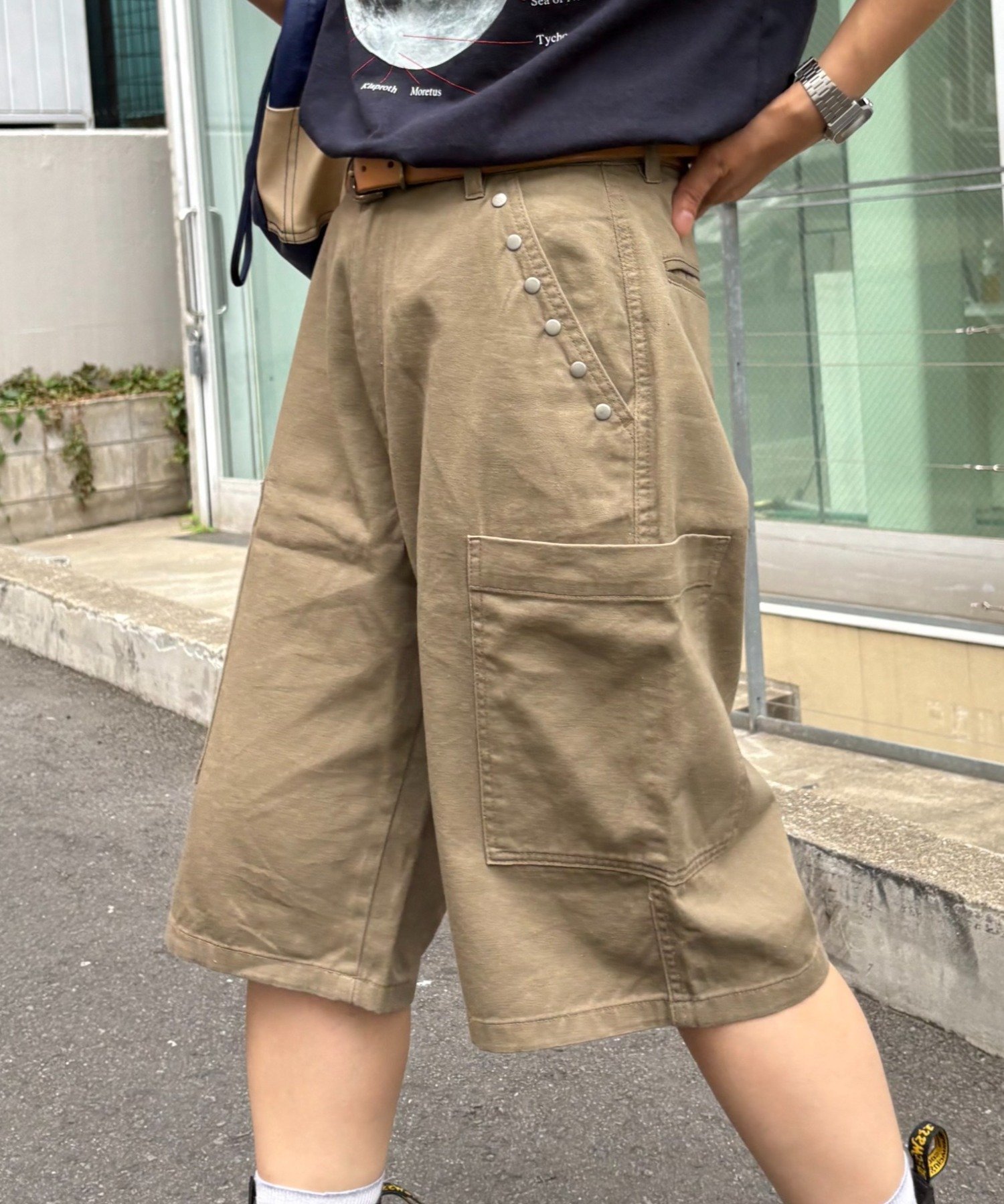 【チャオパニックティピー/CIAOPANIC TYPY】の【UNISEX】ハーフスタッズカーゴパンツ インテリア・キッズ・メンズ・レディースファッション・服の通販 founy(ファニー) 　ファッション　Fashion　レディースファッション　Fashion for Women　パンツ　Pants & Trousers　ユニセックス　Unisex, Genderless　おすすめ　Recommended / Our Picks　コンパクト　Compact, Small Size　スタッズ　Studs, Metal Accents　ポケット　Pocket, Pocket Detail　ベージュ|ID: prp329100004652622 ipo3291000000033622815