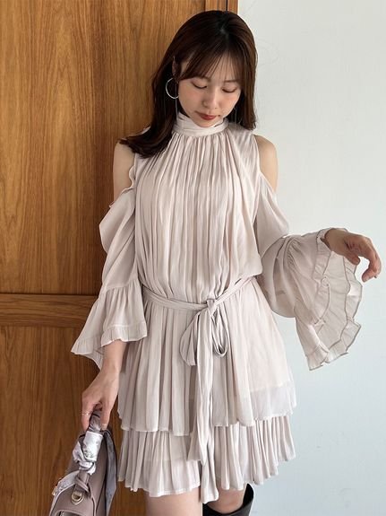 【スナイデル/SNIDEL】のコールドショルダーセットアップ インテリア・キッズ・メンズ・レディースファッション・服の通販 founy(ファニー) 　ファッション　Fashion　レディースファッション　Fashion for Women　セットアップ　Matching Sets　ウェーブ　Wavy Pattern　エレガント 上品　Elegant　ギャザー　Gathered, Ruffled　今季　This Season, Current Season　シアー　Sheer, See-Through　シフォン　Chiffon, Lightweight Fabric　ショート　Short, Short Length　シンプル　Simple, Minimal　スリーブ　Sleeve, Long Sleeve / Short Sleeve　セットアップ　Set-Up, Coordinated Outfit　チュニック　Tunic, Long Top　定番　Standard, Basic Item　人気　Popular, Best Seller　バランス　Balance, Style Balance　フェミニン　Feminine, Girly　フリル　Frill, Ruffle　フレア　Flare, Flared　おすすめ　Recommended / Our Picks　PBEG[036]|ID: prp329100004652830 ipo3291000000033625005