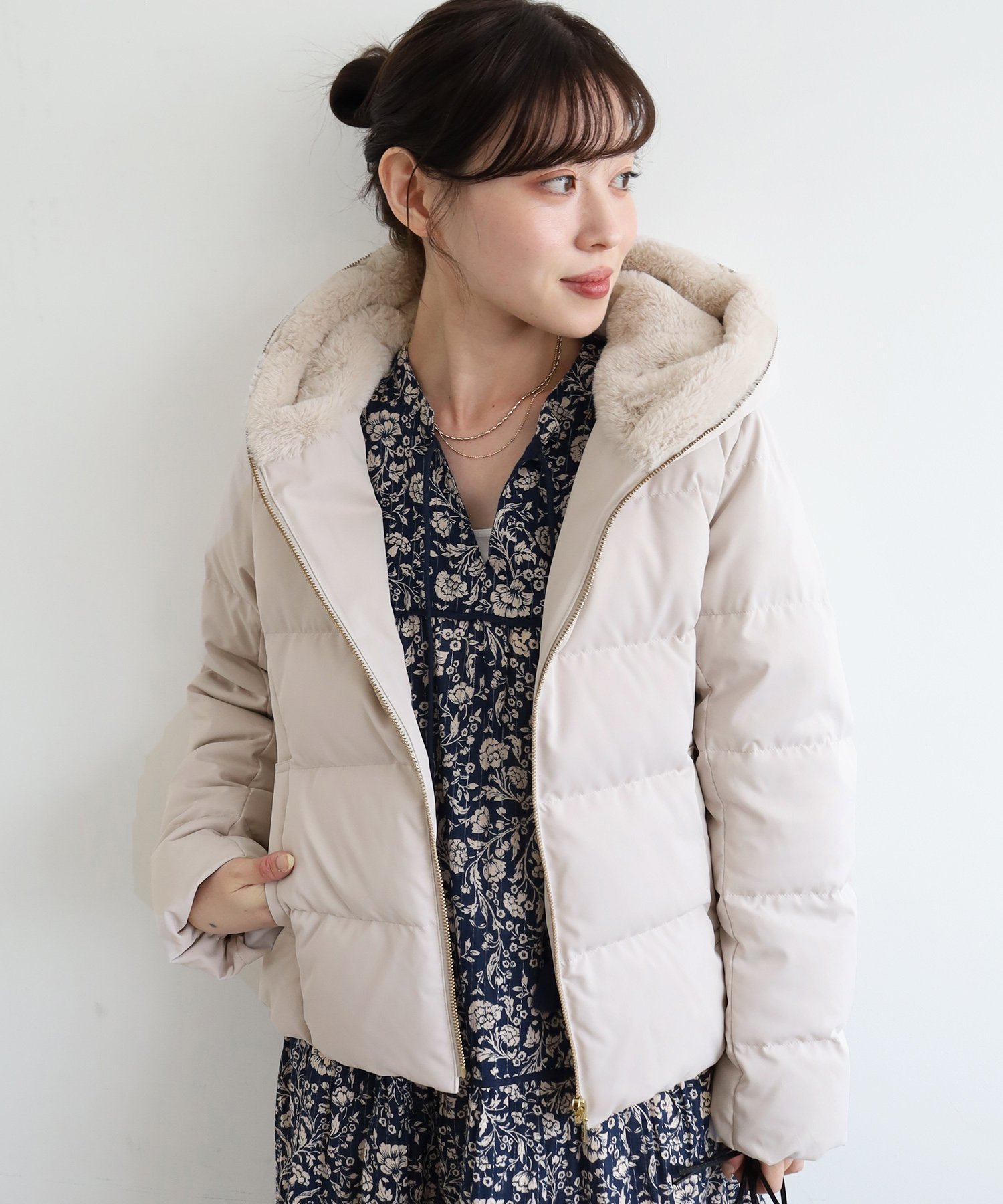 【ルクールブラン/le.coeur blanc】のファーフードショートダウン インテリア・キッズ・メンズ・レディースファッション・服の通販 founy(ファニー) 　ファッション　Fashion　レディースファッション　Fashion for Women　ダウン　Down, Puffer　グレージュ|ID: prp329100004652955 ipo3291000000034561046