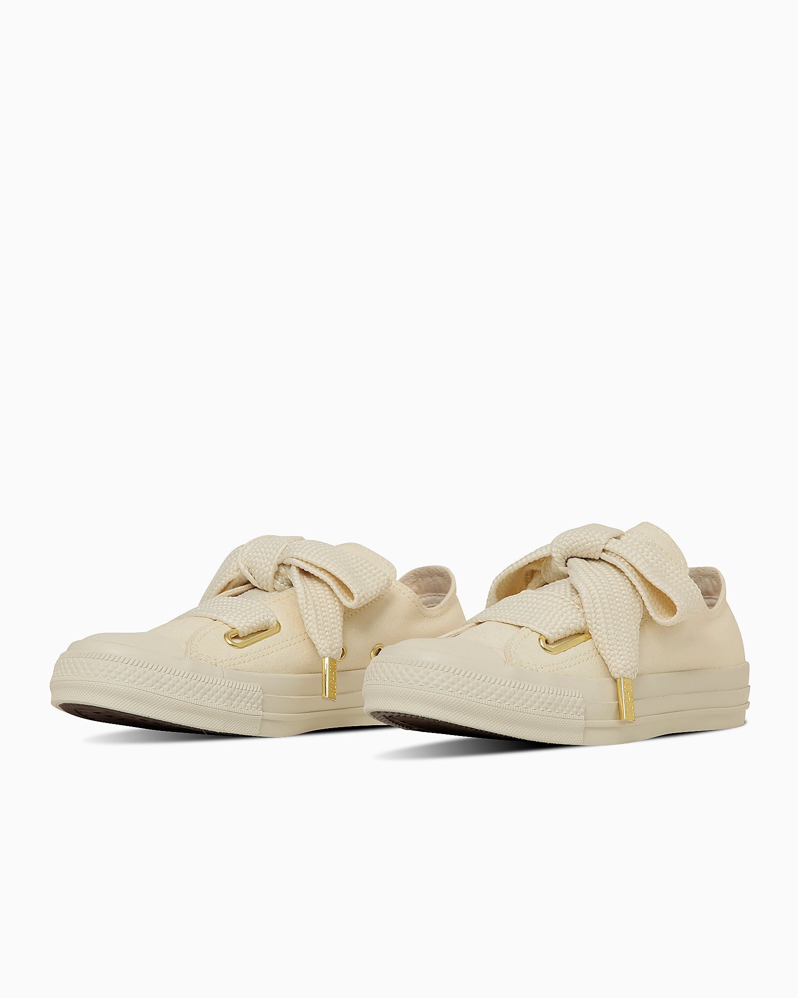 【コンバース/CONVERSE】の【CONVERSE 公式】ALL STAR RIBBONLACE SLIP OX / 【コンバース 公式】オールスター リボンレース スリップ OX ローカット スリッポン インテリア・キッズ・メンズ・レディースファッション・服の通販 founy(ファニー) 　ファッション　Fashion　レディースファッション　Fashion for Women　スリッポン　Slip-On, Loafer　フィット　Fit, Slim Fit　モチーフ　Motif, Design Theme　リボン　Ribbon, Bow　レース　Lace, Lace Fabric　エレガント 上品　Elegant　人気　Popular, Best Seller　アイボリー|ID: prp329100004653076 ipo3291000000033627776