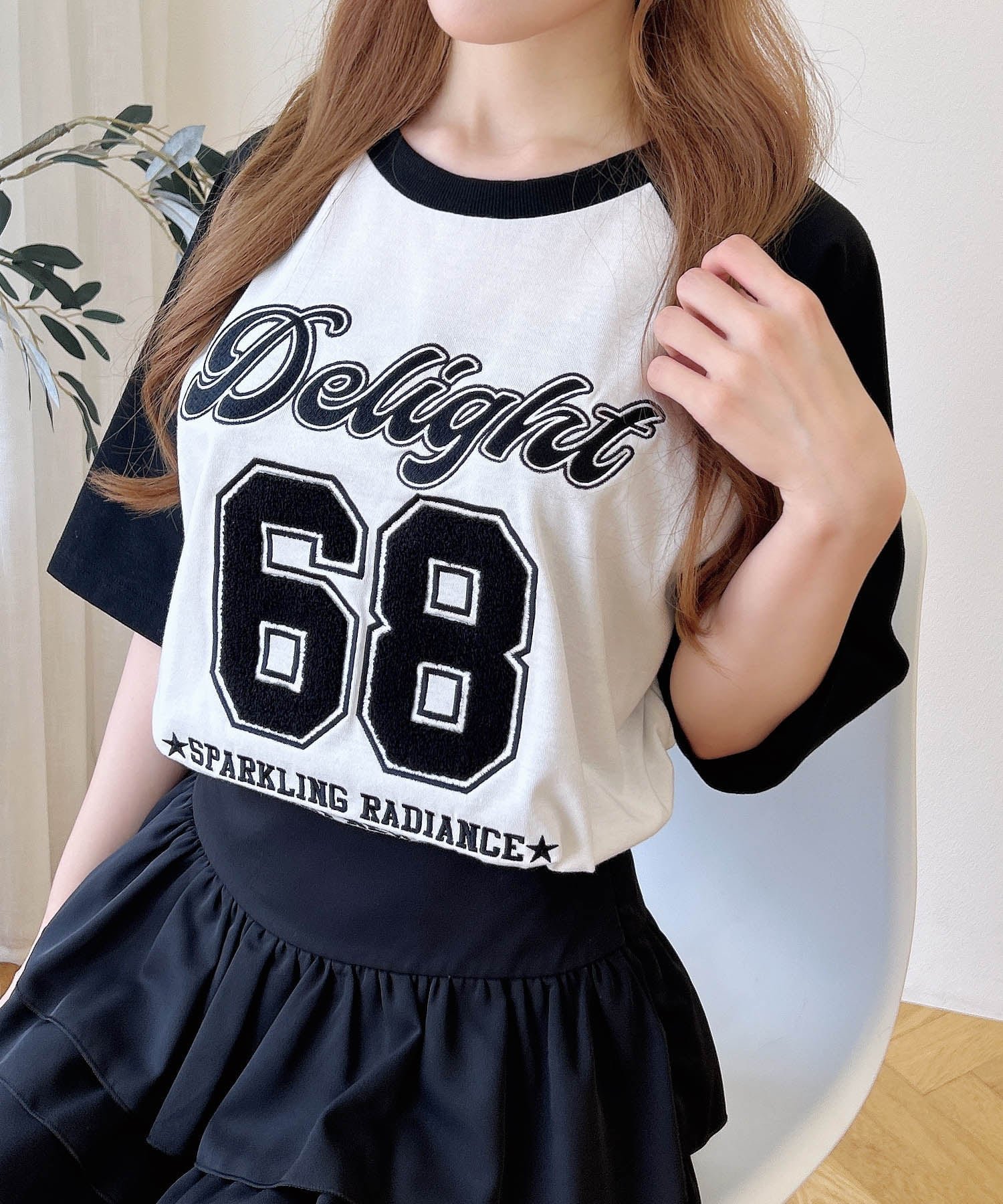 【イング/INGNI】のINGNI/ナンバリングロゴチュニックT インテリア・キッズ・メンズ・レディースファッション・服の通販 founy(ファニー) 　ファッション　Fashion　レディースファッション　Fashion for Women　トップス・カットソー　Cut & Sew Tops　おすすめ　Recommended / Our Picks　スポーティ　Sporty, Casual Athletic　スマホ　Smartphone, Mobile Device　チュニック　Tunic, Long Top　フロント　Front, Front Design　リラックス　Relax, Relaxed Fit　オフホワイト/クロ|ID: prp329100004653284 ipo3291000000033631855