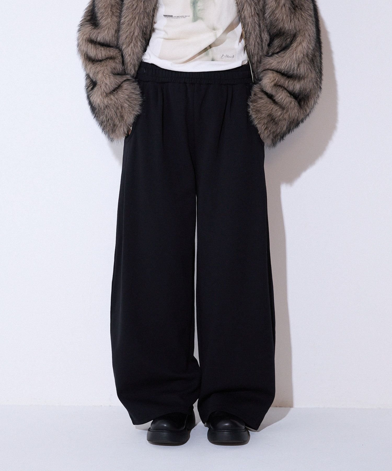【ジーナシス/JEANASiS】のスウェットコクーンタックパンツ インテリア・キッズ・メンズ・レディースファッション・服の通販 founy(ファニー) 　ファッション　Fashion　レディースファッション　Fashion for Women　パンツ　Pants & Trousers　コンパクト　Compact, Small Size　シアー　Sheer, See-Through　スウェット / スエット　Sweatshirt, Sweatwear　定番　Standard, Basic Item　フラット　Flat, Flat Shoes　リラックス　Relax, Relaxed Fit　レース　Lace, Lace Fabric　ブラック|ID: prp329100004653300 ipo3291000000033845337