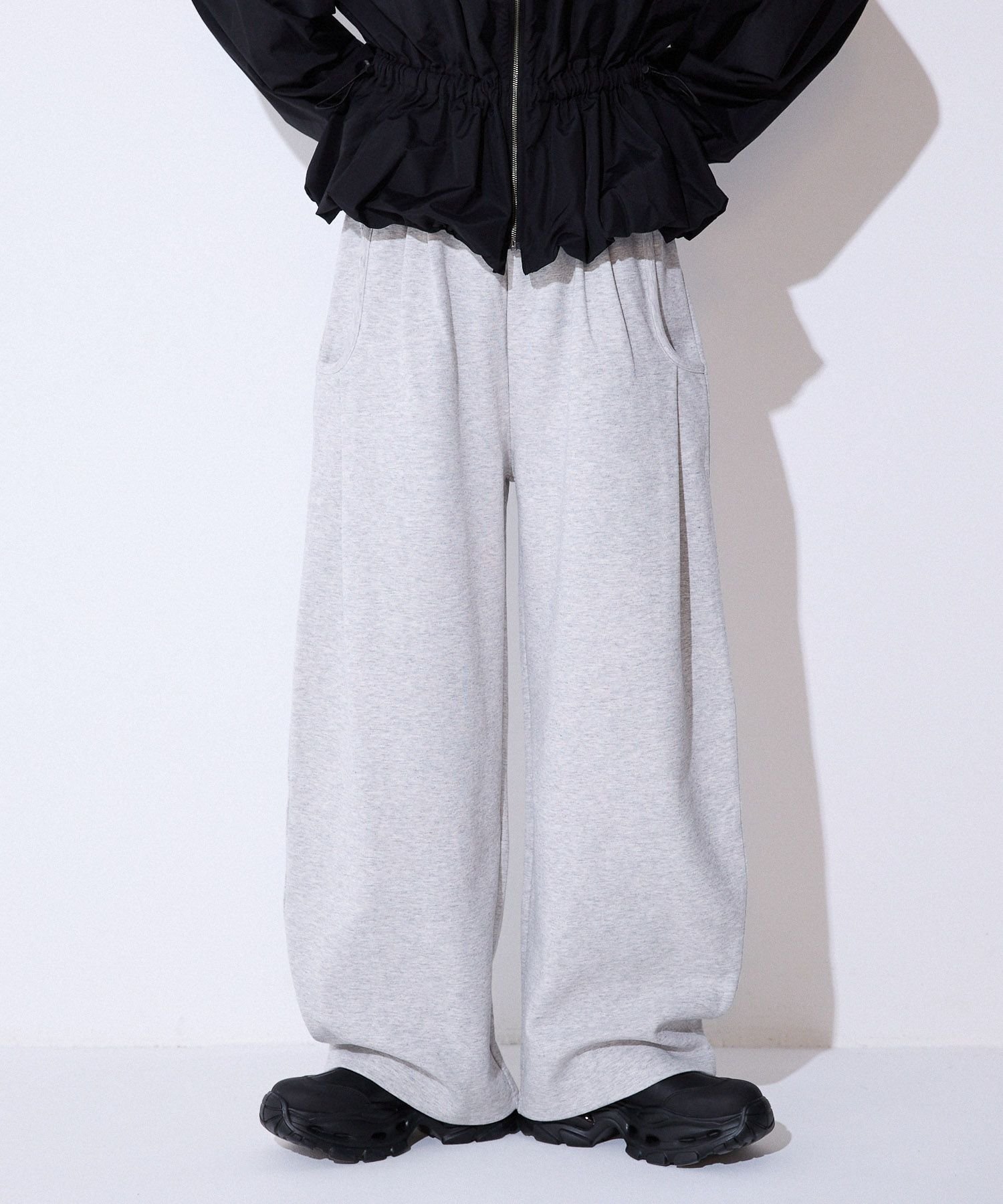 【ジーナシス/JEANASiS】のスウェットコクーンタックパンツ インテリア・キッズ・メンズ・レディースファッション・服の通販 founy(ファニー) 　ファッション　Fashion　レディースファッション　Fashion for Women　パンツ　Pants & Trousers　コンパクト　Compact, Small Size　シアー　Sheer, See-Through　スウェット / スエット　Sweatshirt, Sweatwear　定番　Standard, Basic Item　フラット　Flat, Flat Shoes　リラックス　Relax, Relaxed Fit　レース　Lace, Lace Fabric　グレー|ID: prp329100004653300 ipo3291000000033845338