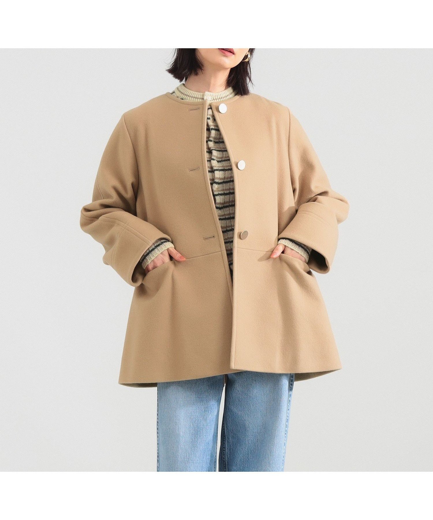 【デミルクス ビームス/Demi-Luxe BEAMS】のソフトメルトン ノーカラーコート インテリア・キッズ・メンズ・レディースファッション・服の通販 founy(ファニー) 　ファッション　Fashion　レディースファッション　Fashion for Women　アウター　Coat / Outerwear Collection　コート・ロングコート・ピーコート　Long Coats, Peacoats & More　インナー　Innerwear　タートルネック　Turtleneck, High Neck　バランス　Balance, Style Balance　フロント　Front, Front Design　ボックス　Boxy, Box Shape　マフラー　Scarf, Muffler　メタル　Metal, Metal Parts　メルトン　Melton, Heavy Wool　リュクス　Luxury, Elegant, High-End, Chic　おすすめ　Recommended / Our Picks　BEIGE|ID: prp329100004653492 ipo3291000000033634346