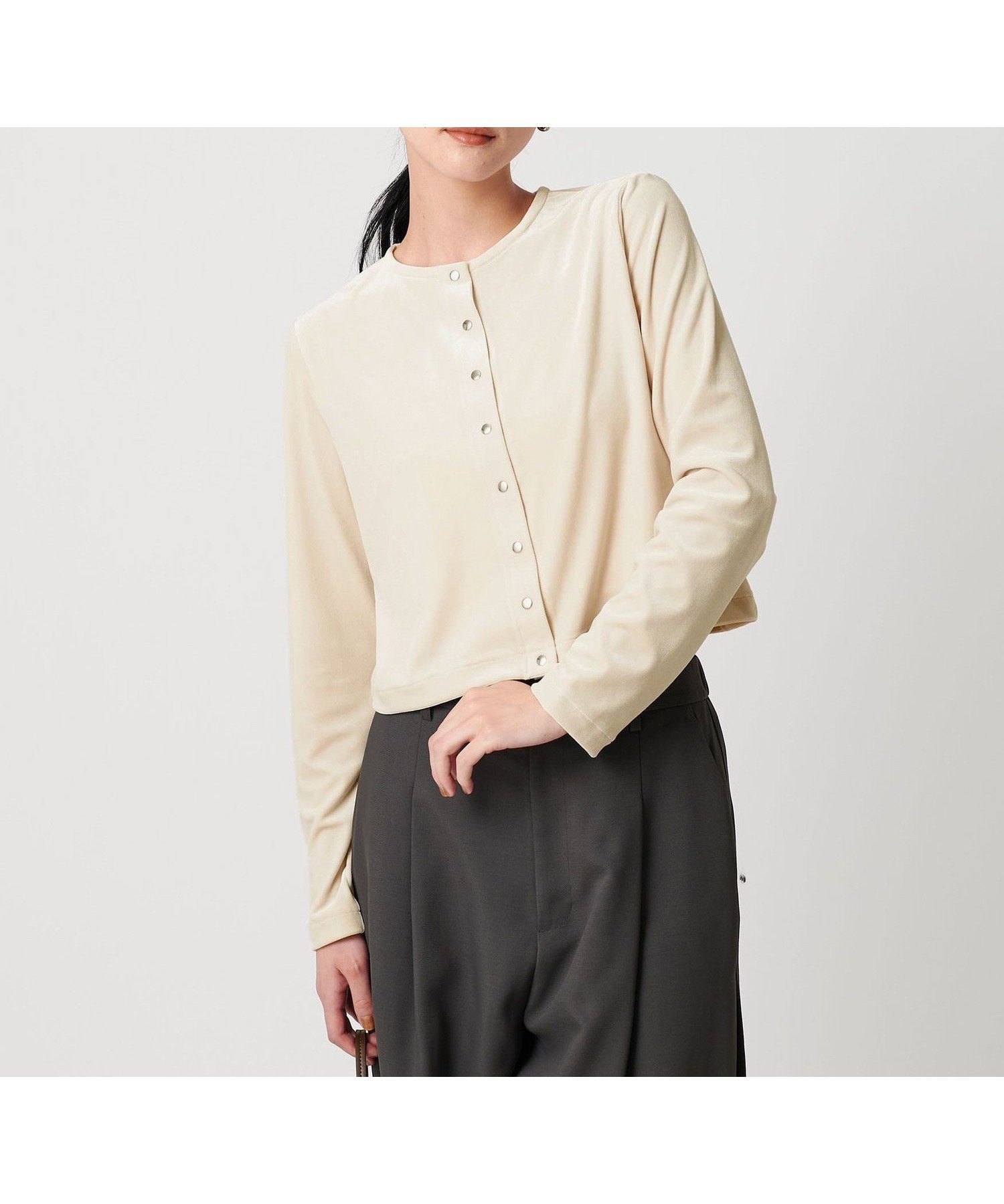 【ビューティ&ユース ユナイテッドアローズ/BEAUTY&YOUTH / UNITED ARROWS】のベロアコンパクト カーディガン インテリア・キッズ・メンズ・レディースファッション・服の通販 founy(ファニー) ファッション Fashion レディースファッション Fashion for Women トップス・カットソー Cut & Sew Tops カーディガン・羽織り Layered Style Cardigans ベロアトップス Velour Tops / Velvet-Look Items インナー Innerwear カーディガン Cardigan, Knitwear クロップド Cropped, Short Length コンパクト Compact, Small Size シルバー Silver, Metallic Silver ジャケット Jacket, Outerwear デニム Denim, Jeans Material トレンド Trend, Trending Now 人気 Popular, Best Seller ベロア Velour, Soft Velvet ボトム Bottoms, Lower Wear 羽織 Haori, Light Jacket おすすめ Recommended / Our Picks エレガント 上品 Elegant OFF WHITE|ID: prp329100004653514 ipo3291000000034832321