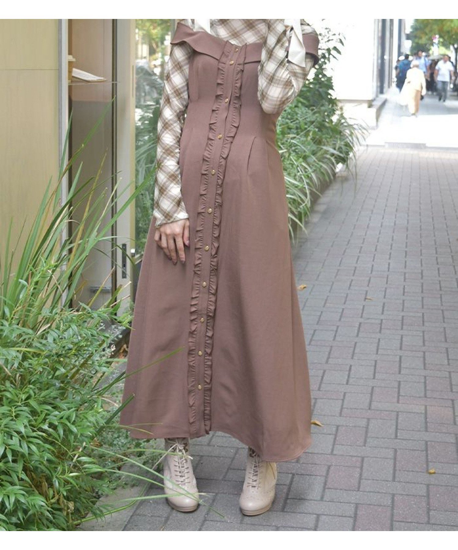 【アクシーズファム/axes femme】のショルダーリボンワンピース インテリア・キッズ・メンズ・レディースファッション・服の通販 founy(ファニー) 　ファッション　Fashion　レディースファッション　Fashion for Women　ワンピース　Dresses　インナー　Innerwear　カーディガン　Cardigan, Knitwear　デコルテ　Décolleté, Neckline　フェミニン　Feminine, Girly　フリル　Frill, Ruffle　フレア　Flare, Flared　リボン　Ribbon, Bow　ロング　Long, Long-Length　エレガント 上品　Elegant　茶|ID: prp329100004653525 ipo3291000000033634750