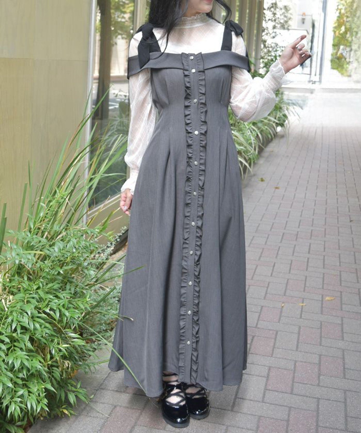【アクシーズファム/axes femme】のショルダーリボンワンピース インテリア・キッズ・メンズ・レディースファッション・服の通販 founy(ファニー) 　ファッション　Fashion　レディースファッション　Fashion for Women　ワンピース　Dresses　インナー　Innerwear　カーディガン　Cardigan, Knitwear　デコルテ　Décolleté, Neckline　フェミニン　Feminine, Girly　フリル　Frill, Ruffle　フレア　Flare, Flared　リボン　Ribbon, Bow　ロング　Long, Long-Length　エレガント 上品　Elegant　チャコール|ID: prp329100004653525 ipo3291000000033634752