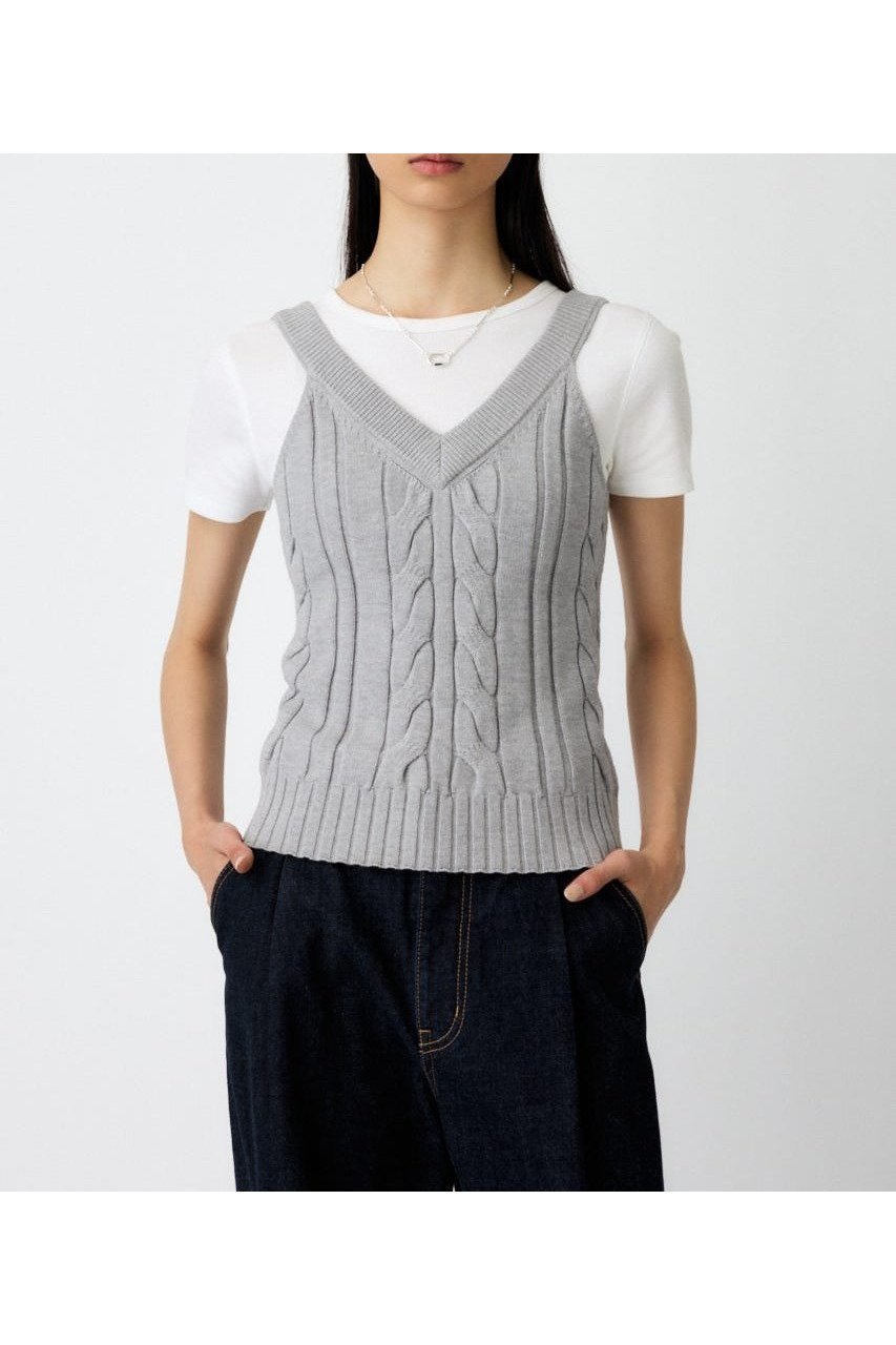 【マウジー/moussy】のCABLE KNIT キャミソール インテリア・キッズ・メンズ・レディースファッション・服の通販 founy(ファニー) 　ファッション　Fashion　レディースファッション　Fashion for Women　トップス・カットソー　Cut & Sew Tops　ニット　Knit Tops & Sweaters　キャミソール&ノースリーブ　Camisoles & Sleeveless Tops　おすすめ　Recommended / Our Picks　アメリカン　American Style　キャミソール　Camisole, Spaghetti Strap Top　スリーブ　Sleeve, Long Sleeve / Short Sleeve　デニム　Denim, Jeans Material　バランス　Balance, Style Balance　フィット　Fit, Slim Fit　ロング　Long, Long-Length　ワイド　Wide, Wide Fit　人気　Popular, Best Seller　再入荷　Restock / Back in Stock　A/W・秋冬　Autumn/Winter　C.GRY|ID: prp329100004653539 ipo3291000000033634943
