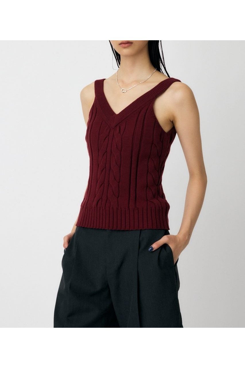 【マウジー/moussy】のCABLE KNIT キャミソール インテリア・キッズ・メンズ・レディースファッション・服の通販 founy(ファニー) 　ファッション　Fashion　レディースファッション　Fashion for Women　トップス・カットソー　Cut & Sew Tops　ニット　Knit Tops & Sweaters　キャミソール&ノースリーブ　Camisoles & Sleeveless Tops　おすすめ　Recommended / Our Picks　アメリカン　American Style　キャミソール　Camisole, Spaghetti Strap Top　スリーブ　Sleeve, Long Sleeve / Short Sleeve　デニム　Denim, Jeans Material　バランス　Balance, Style Balance　フィット　Fit, Slim Fit　ロング　Long, Long-Length　ワイド　Wide, Wide Fit　人気　Popular, Best Seller　再入荷　Restock / Back in Stock　A/W・秋冬　Autumn/Winter　BRD|ID: prp329100004653539 ipo3291000000033634946