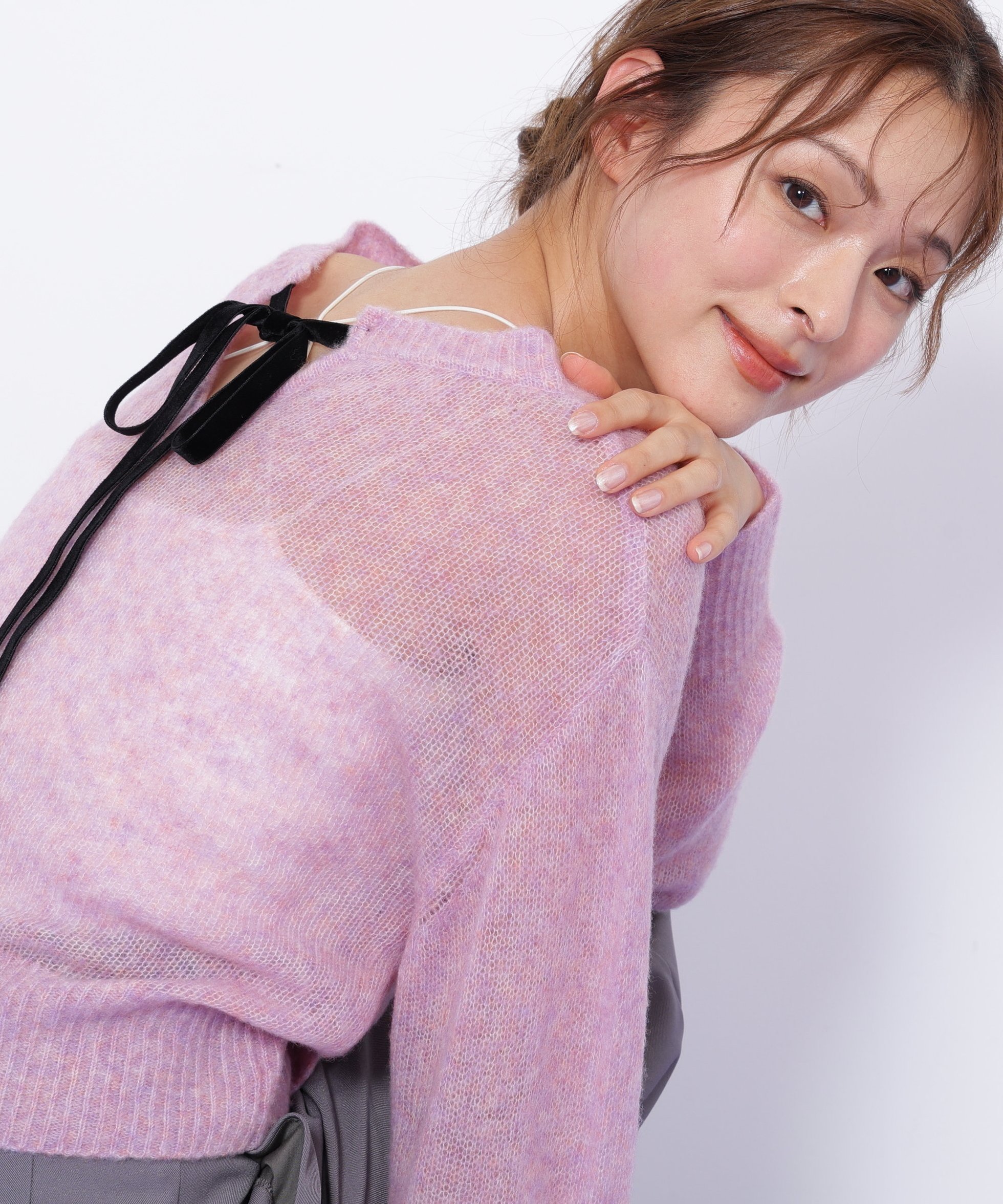 【ジルバイジルスチュアート/JILL by JILLSTUART】のシアーリボンニット インテリア・キッズ・メンズ・レディースファッション・服の通販 founy(ファニー) 　ファッション　Fashion　レディースファッション　Fashion for Women　トップス・カットソー　Cut & Sew Tops　ニット　Knit Tops & Sweaters　インナー　Innerwear　シアー　Sheer, See-Through　デニム　Denim, Jeans Material　フェミニン　Feminine, Girly　ベロア　Velour, Soft Velvet　リボン　Ribbon, Bow　ピンク|ID: prp329100004653574 ipo3291000000033635364