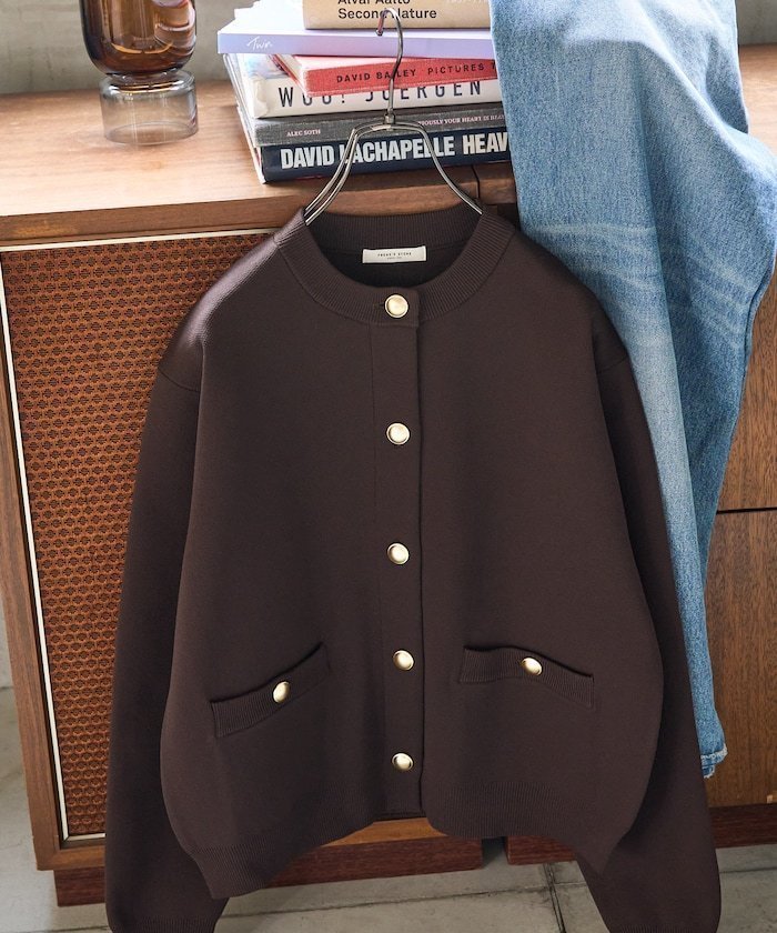 【フリークスストア/FREAK'S STORE】の金ボタン ニット カーディガン【限定展開】 25AW インテリア・キッズ・メンズ・レディースファッション・服の通販 founy(ファニー) ファッション Fashion レディースファッション Fashion for Women トップス・カットソー Cut & Sew Tops ニット Knit Tops & Sweaters カーディガン・羽織り Layered Style Cardigans カーディガン Cardigan, Knitwear シンプル Simple, Minimal 人気 Popular, Best Seller フロント Front, Front Design ポケット Pocket, Pocket Detail A/W・秋冬 Autumn/Winter 冬 Winter / This Winter エレガント 上品 Elegant 2025年 2025 2025-2026秋冬・A/W Autumn/Winter 2025–26 AW25–26 ブラウン|ID: prp329100004653576 ipo3291000000033955669