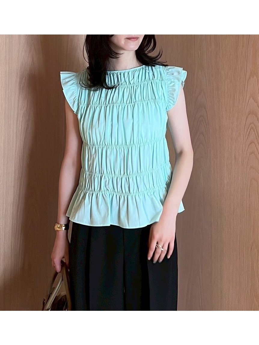 【ミラオーウェン/Mila Owen】のラッフルシャーリングギャザートップス インテリア・キッズ・メンズ・レディースファッション・服の通販 founy(ファニー) 　ファッション　Fashion　レディースファッション　Fashion for Women　トップス・カットソー　Cut & Sew Tops　おすすめ　Recommended / Our Picks　ギャザー　Gathered, Ruffled　シャーリング　Shirring, Ruched　スマート　Smart, Elegant　ダウン　Down, Puffer　デニム　Denim, Jeans Material　トレンド　Trend, Trending Now　バランス　Balance, Style Balance　フェミニン　Feminine, Girly　フラワー　Flower, Floral　フリル　Frill, Ruffle　ペプラム　Peplum, Flared Hem　モノトーン　Monotone, Black and White　リネン　Linen, Linen Fabric　LBLU[081]|ID: prp329100004653599 ipo3291000000034356850