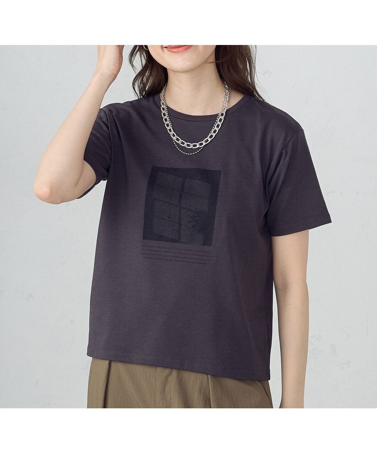 【コムサイズム/COMME CA ISM】のフォトプリント半袖Tシャツ インテリア・キッズ・メンズ・レディースファッション・服の通販 founy(ファニー) 　ファッション　Fashion　レディースファッション　Fashion for Women　トップス・カットソー　Cut & Sew Tops　シャツ・ブラウス・オフィスカジュアル　Elegant Blouses & Button-Ups　ロングTシャツ・Tシャツ　Longline T-Shirts & Tees　インナー　Innerwear　コンパクト　Compact, Small Size　フロント　Front, Front Design　プリント　Print, Printed Pattern　ポケット　Pocket, Pocket Detail　半袖　Short Sleeve, Half Sleeve　チャコール|ID: prp329100004653612 ipo3291000000033635858