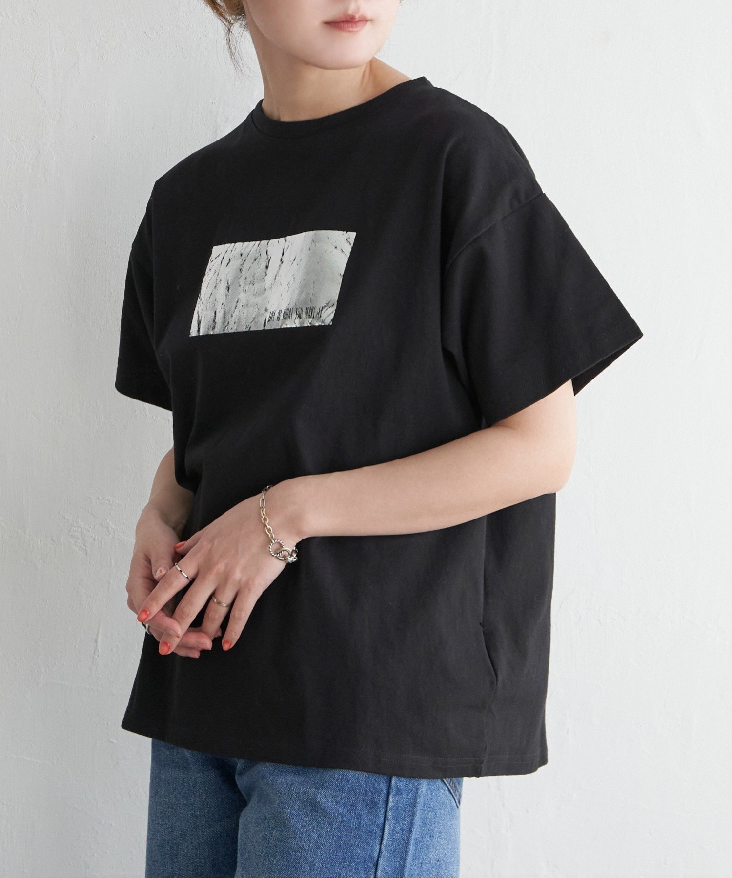 【ノッチ/notch】のコットン100% 箔プリントTシャツ 人気、トレンドファッション・服の通販 founy(ファニー) 　ファッション　Fashion　レディースファッション　Fashion for Women　トップス・カットソー　Cut & Sew Tops　シャツ・ブラウス・オフィスカジュアル　Elegant Blouses & Button-Ups　ロングTシャツ・Tシャツ　Longline T-Shirts & Tees　カーディガン　Cardigan, Knitwear　シルバー　Silver, Metallic Silver　シンプル　Simple, Minimal　フロント　Front, Front Design　プリント　Print, Printed Pattern　人気　Popular, Best Seller　半袖　Short Sleeve, Half Sleeve　羽織　Haori, Light Jacket　 other-1|ID: prp329100004653614 ipo3291000000033635875
