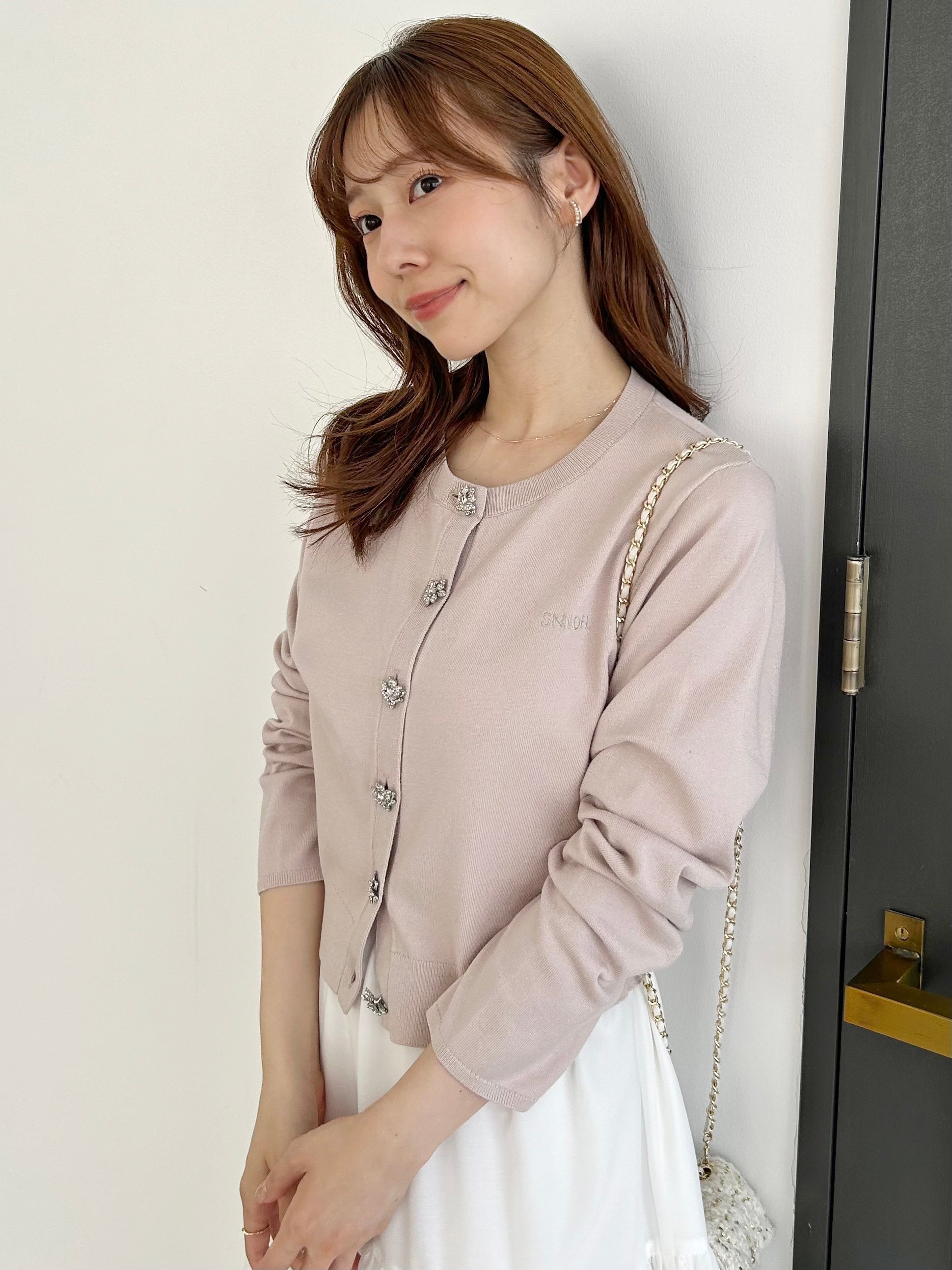 【スナイデル/SNIDEL】の【FLOWER COLLECTION】ビジューボタンニットカーディガン インテリア・キッズ・メンズ・レディースファッション・服の通販 founy(ファニー) 　ファッション　Fashion　レディースファッション　Fashion for Women　トップス・カットソー　Cut & Sew Tops　ニット　Knit Tops & Sweaters　カーディガン・羽織り　Layered Style Cardigans　フェミニン　Feminine, Girly　プリント　Print, Printed Pattern　ベーシック　Basic, Essential　マーガレット　Marguerite, Daisy Pattern　モチーフ　Motif, Design Theme　おすすめ　Recommended / Our Picks　PBEG[036]|ID: prp329100004653673 ipo3291000000033636526