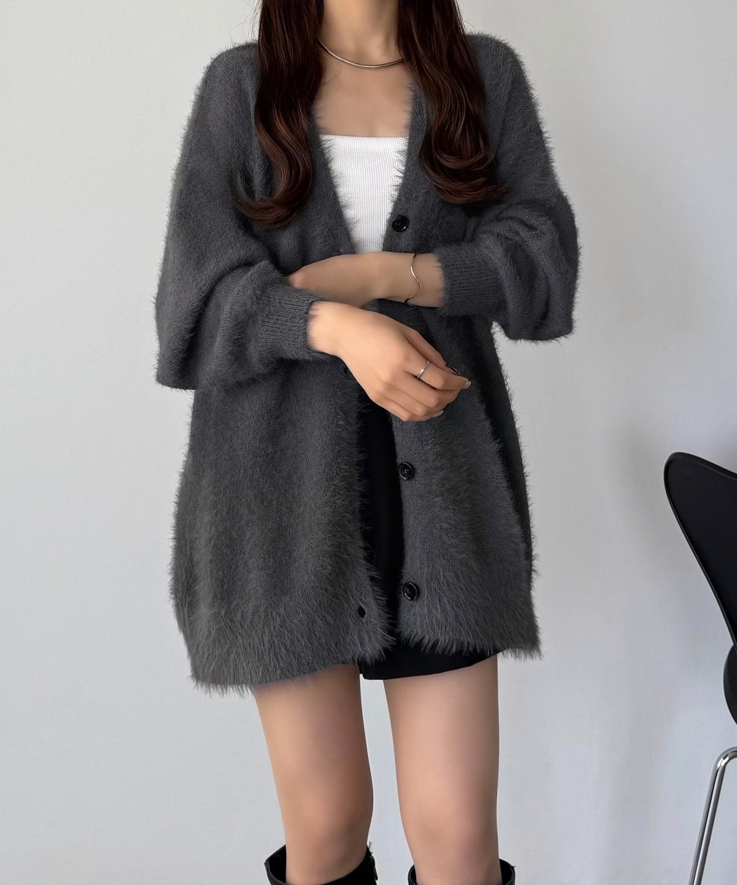 【ジュノア/JUNOAH】の薄手ニットシャギーカーディガン+ショートパンツSET インテリア・キッズ・メンズ・レディースファッション・服の通販 founy(ファニー) 　ファッション　Fashion　レディースファッション　Fashion for Women　セットアップ　Matching Sets　レディースパンツ・ボトムス　Pants & Trousers / Bottoms　パンツ　Pants & Trousers　ショートパンツ・ハーフパンツ　High-Waisted & Relaxed Shorts　ショート　Short, Short Length　チャコール|ID: prp329100004653683 ipo3291000000033636595