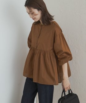 【アーバンリサーチ ドアーズ/URBAN RESEARCH DOORS】のコットンツイル2WAYギャザーブラウス 人気、トレンドファッション・服の通販 founy(ファニー) ファッション Fashion レディースファッション Fashion for Women トップス・カットソー Cut & Sew Tops シャツ・ブラウス・オフィスカジュアル Elegant Blouses & Button-Ups 2025年 2025 2025-2026秋冬・A/W Autumn/Winter 2025–26 AW25–26 冬 Winter / This Winter カーディガン Cardigan, Knitwear ギャザー Gathered, Ruffled ジャケット Jacket, Outerwear チュニック Tunic, Long Top A/W・秋冬 Autumn/Winter |ID:prp329100004653707